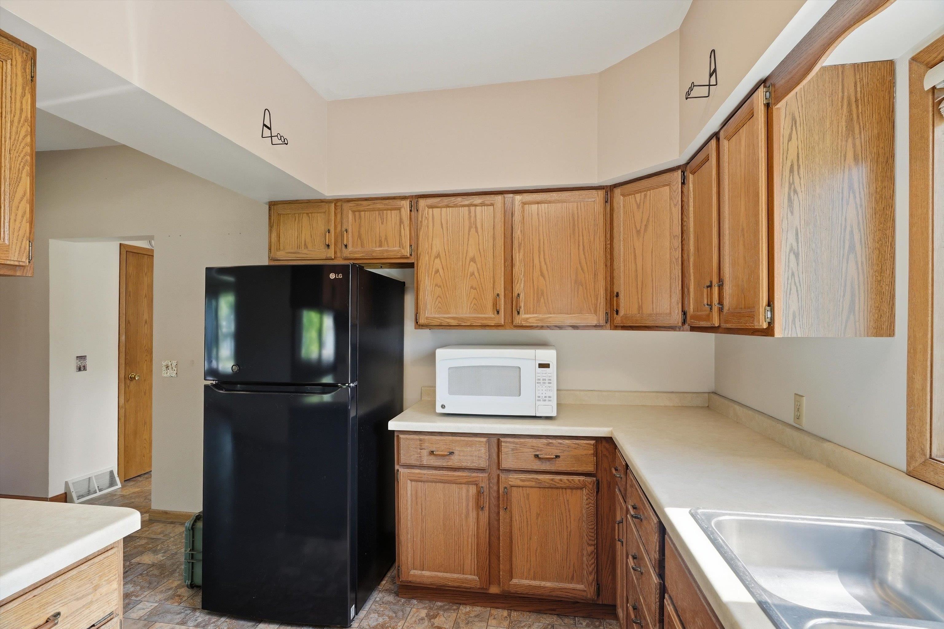 1617 E BLODGETT STREET, Marshfield, Wisconsin 54449, 2 Bedrooms Bedrooms, ,1 BathroomBathrooms,Residential,For Sale,1617 E BLODGETT STREET,22602454