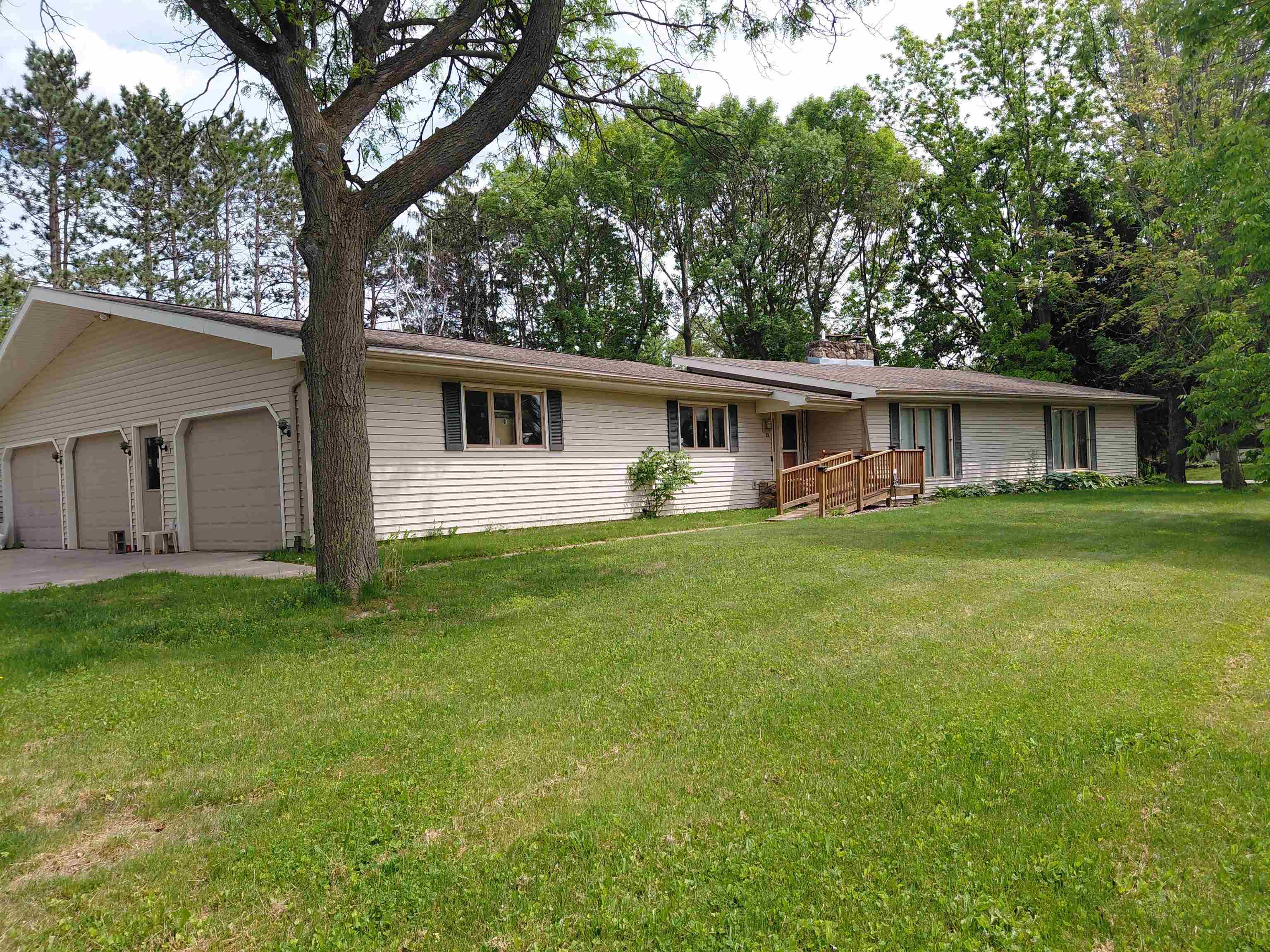 301 N SCHMIDT AVENUE, Marshfield, Wisconsin 54449, 5 Bedrooms Bedrooms, ,2 BathroomsBathrooms,Residential,For Sale,301 N SCHMIDT AVENUE,22602492