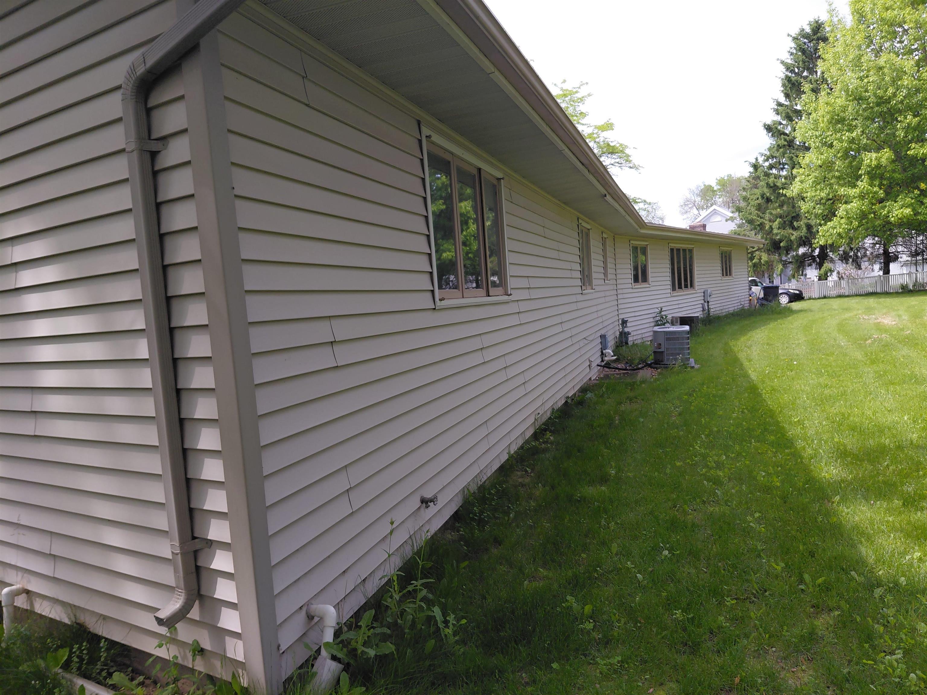 301 N SCHMIDT AVENUE, Marshfield, Wisconsin 54449, 5 Bedrooms Bedrooms, ,2 BathroomsBathrooms,Residential,For Sale,301 N SCHMIDT AVENUE,22602492