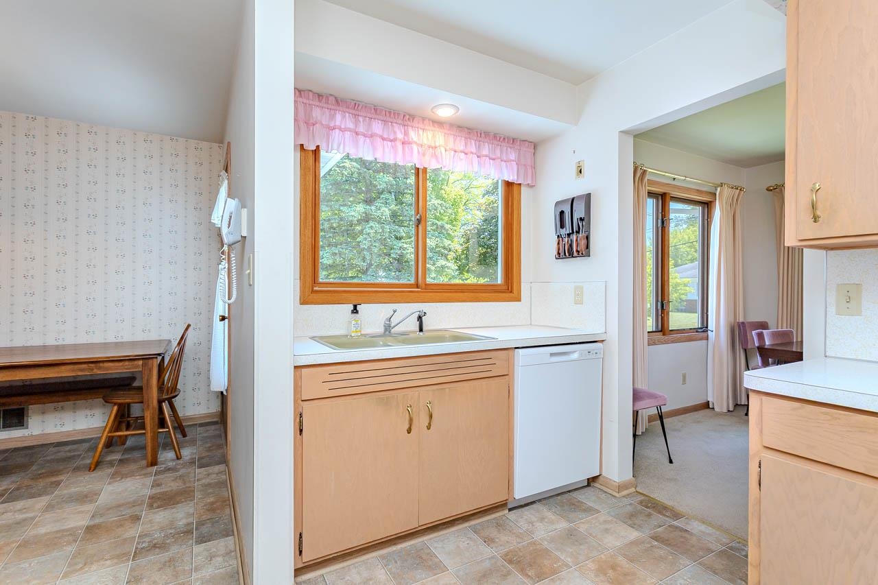 103 N 11TH AVENUE, Wausau, Wisconsin 54401, 4 Bedrooms Bedrooms, ,3 BathroomsBathrooms,Residential,For Sale,103 N 11TH AVENUE,22602494