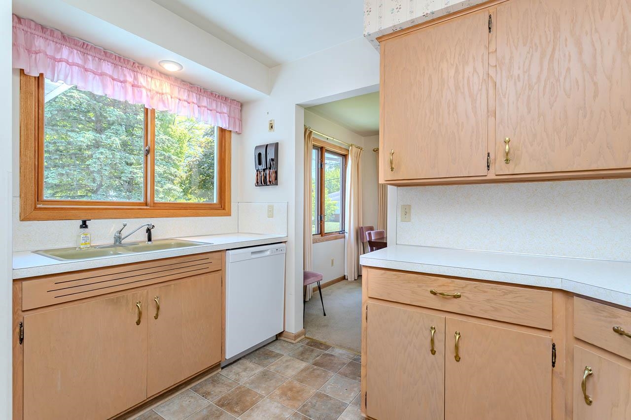 103 N 11TH AVENUE, Wausau, Wisconsin 54401, 4 Bedrooms Bedrooms, ,3 BathroomsBathrooms,Residential,For Sale,103 N 11TH AVENUE,22602494