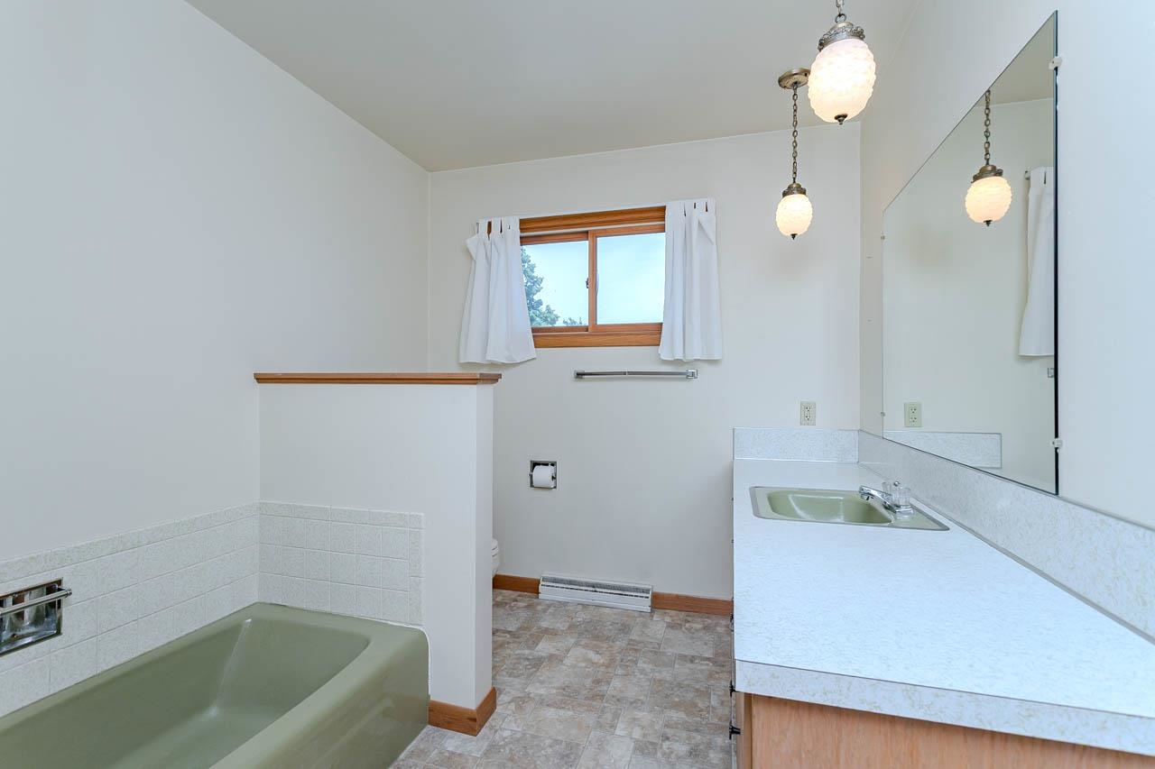 103 N 11TH AVENUE, Wausau, Wisconsin 54401, 4 Bedrooms Bedrooms, ,3 BathroomsBathrooms,Residential,For Sale,103 N 11TH AVENUE,22602494