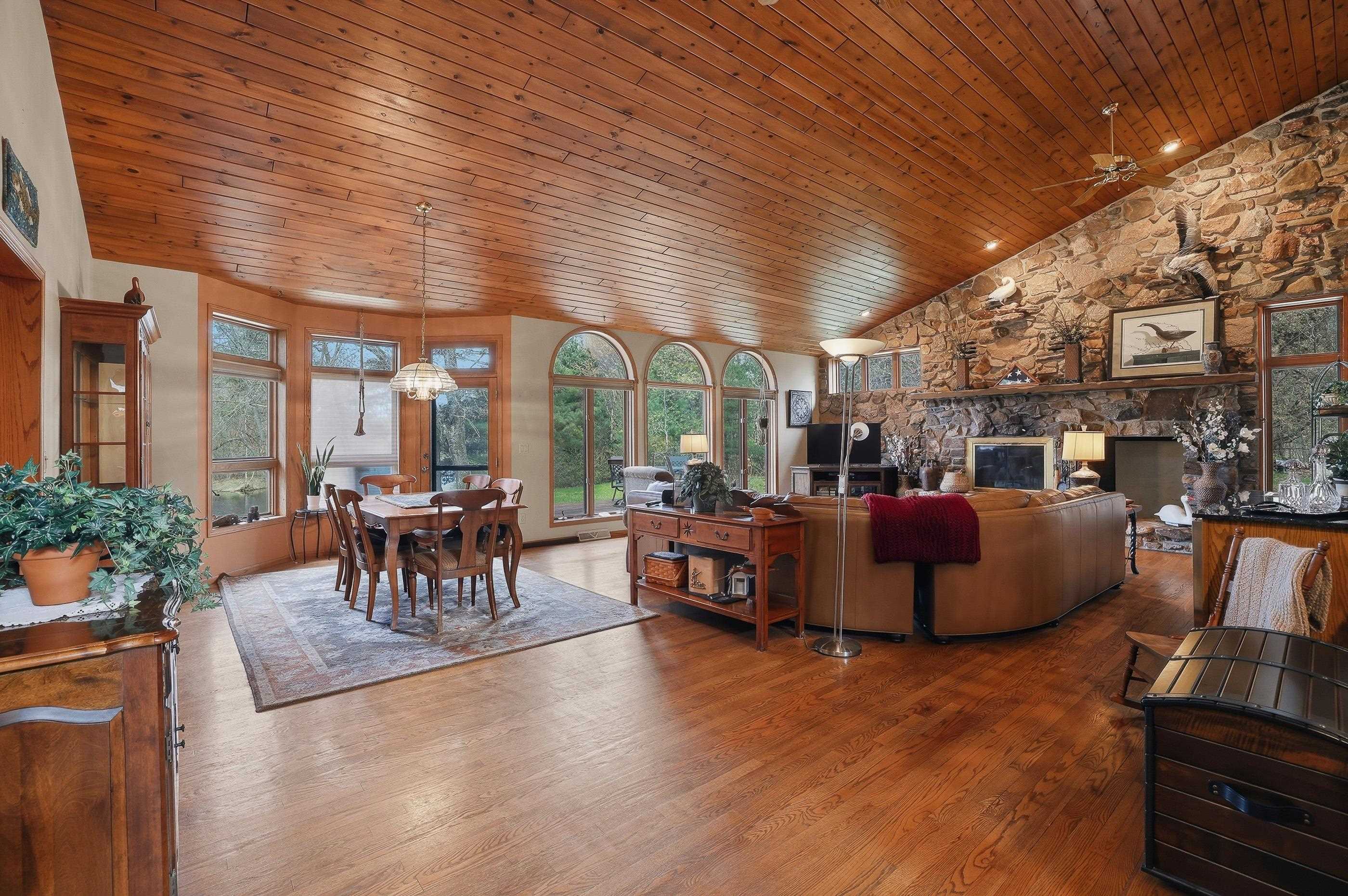 2610 LITTLE CHICAGO ROAD, Stevens Point, Wisconsin 54481, 4 Bedrooms Bedrooms, ,4 BathroomsBathrooms,Residential,For Sale,2610 LITTLE CHICAGO ROAD,22602510