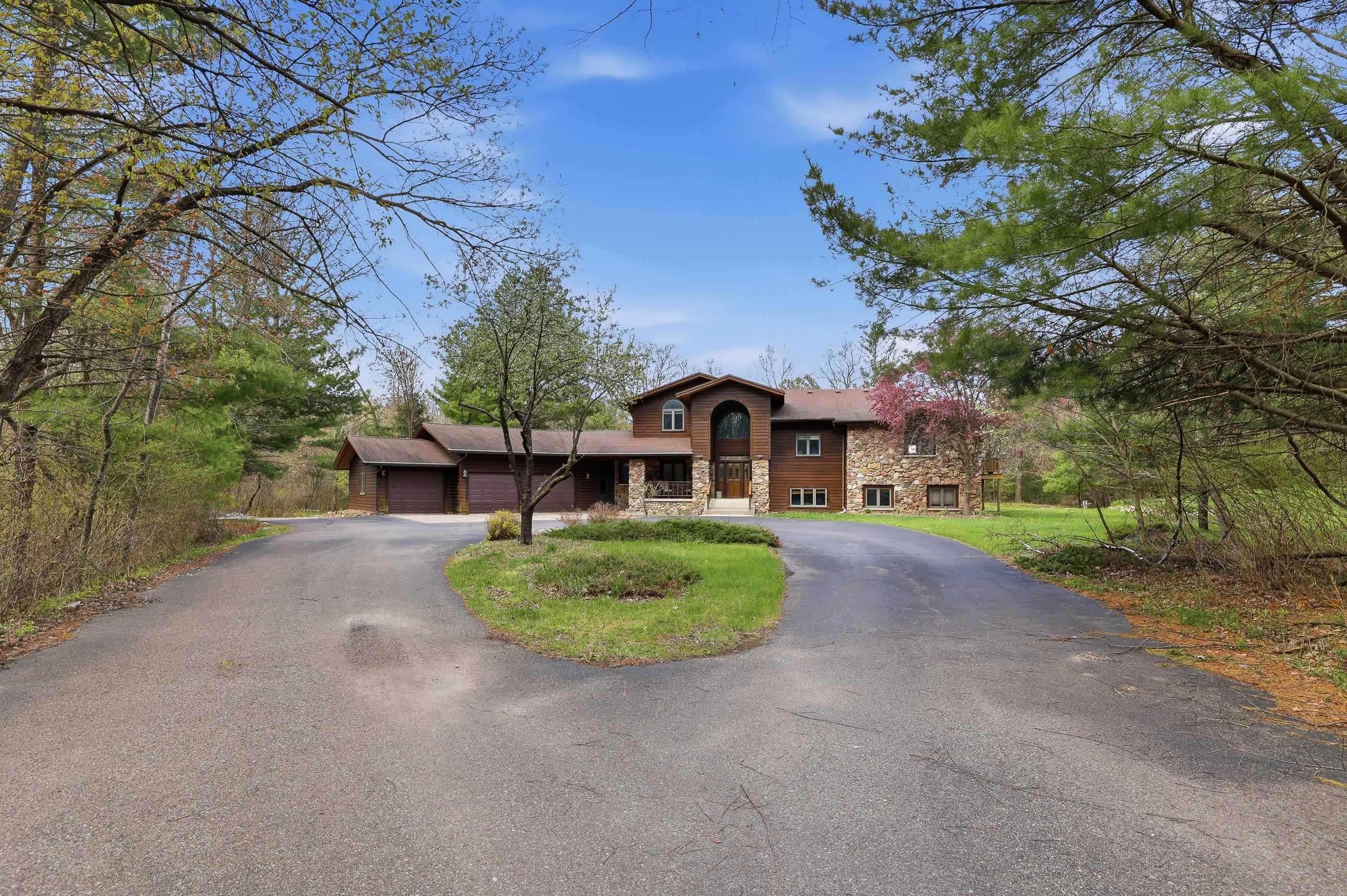 2610 LITTLE CHICAGO ROAD, Stevens Point, Wisconsin 54481, 4 Bedrooms Bedrooms, ,4 BathroomsBathrooms,Residential,For Sale,2610 LITTLE CHICAGO ROAD,22602510