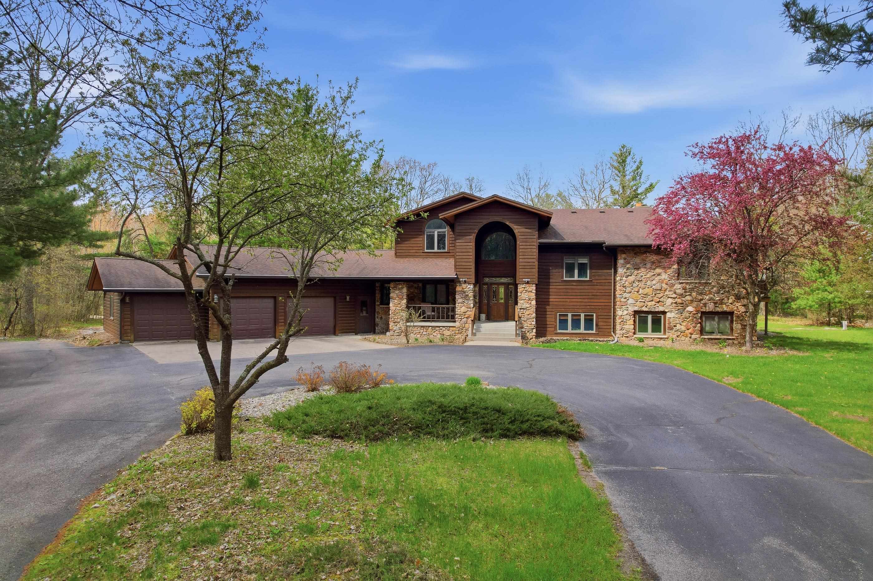 2610 LITTLE CHICAGO ROAD, Stevens Point, Wisconsin 54481, 4 Bedrooms Bedrooms, ,4 BathroomsBathrooms,Residential,For Sale,2610 LITTLE CHICAGO ROAD,22602510