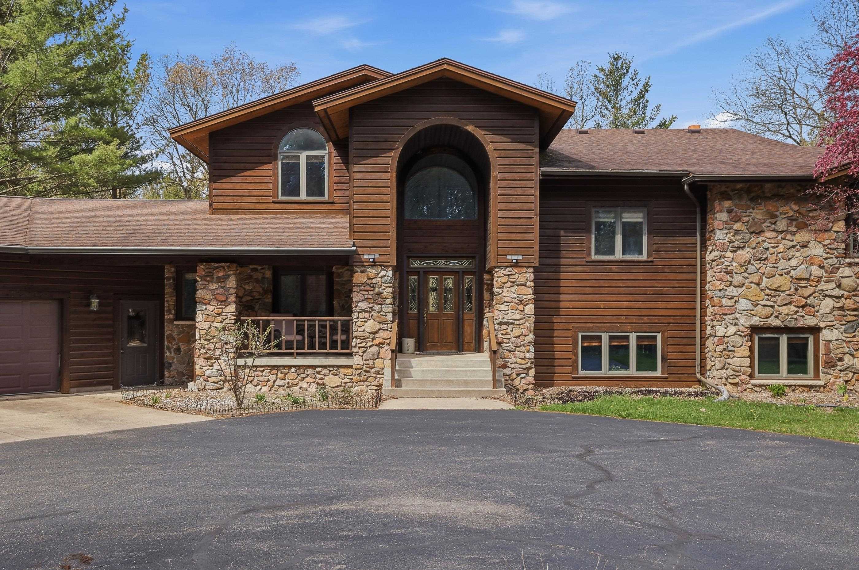 2610 LITTLE CHICAGO ROAD, Stevens Point, Wisconsin 54481, 4 Bedrooms Bedrooms, ,4 BathroomsBathrooms,Residential,For Sale,2610 LITTLE CHICAGO ROAD,22602510
