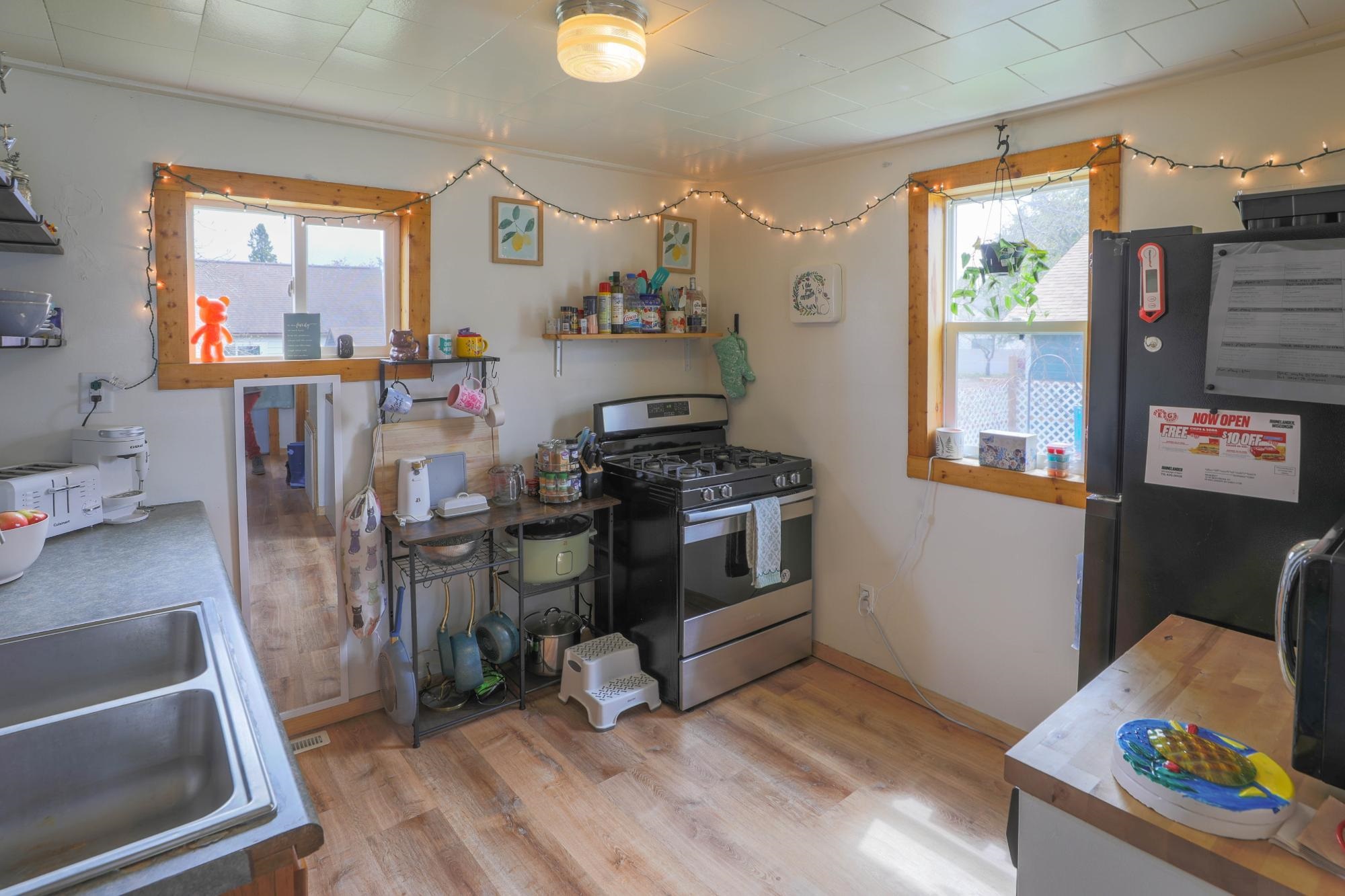 15 W MONTROSE STREET WEST, Rhinelander, Wisconsin 54501, 1 Bedroom Bedrooms, ,1 BathroomBathrooms,Residential,For Sale,15 W MONTROSE STREET WEST,22602512