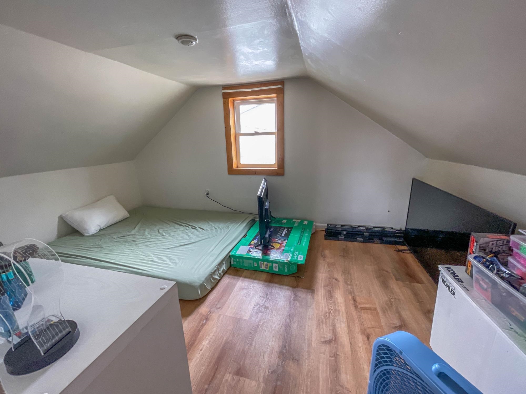 15 W MONTROSE STREET WEST, Rhinelander, Wisconsin 54501, 1 Bedroom Bedrooms, ,1 BathroomBathrooms,Residential,For Sale,15 W MONTROSE STREET WEST,22602512