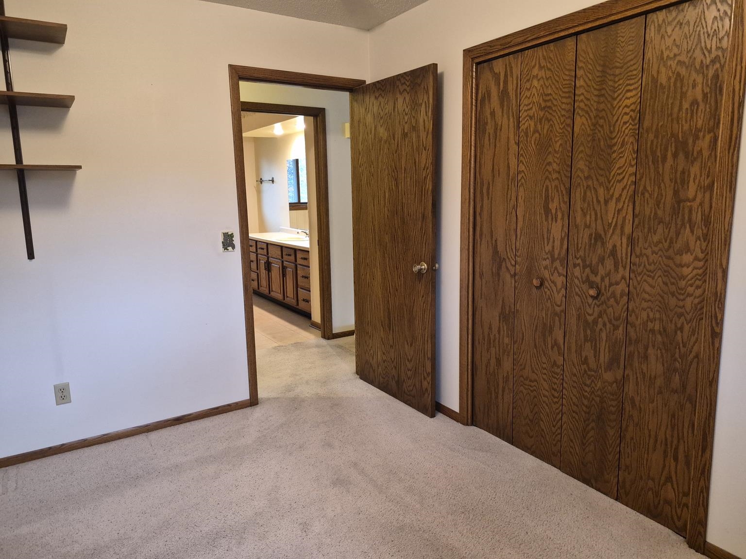 406 S HAWTHORNE AVENUE, Marshfield, Wisconsin 54449, 3 Bedrooms Bedrooms, ,2 BathroomsBathrooms,Residential,For Sale,406 S HAWTHORNE AVENUE,22602513