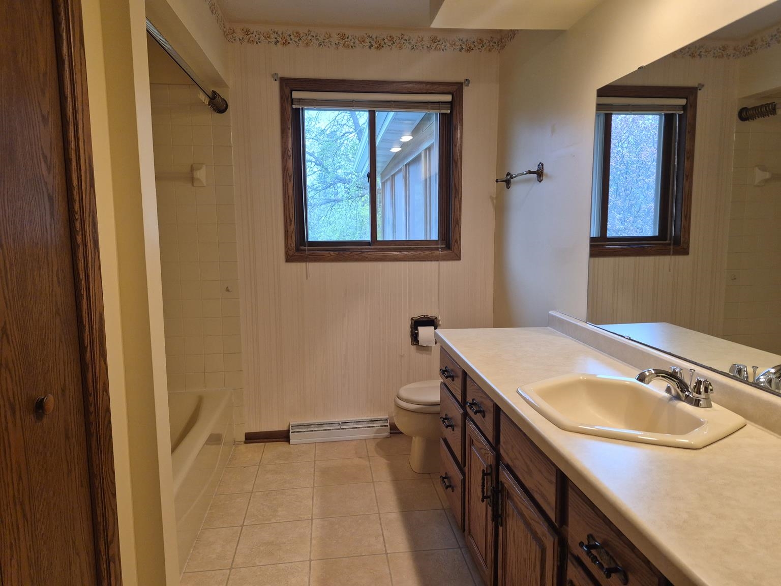 406 S HAWTHORNE AVENUE, Marshfield, Wisconsin 54449, 3 Bedrooms Bedrooms, ,2 BathroomsBathrooms,Residential,For Sale,406 S HAWTHORNE AVENUE,22602513