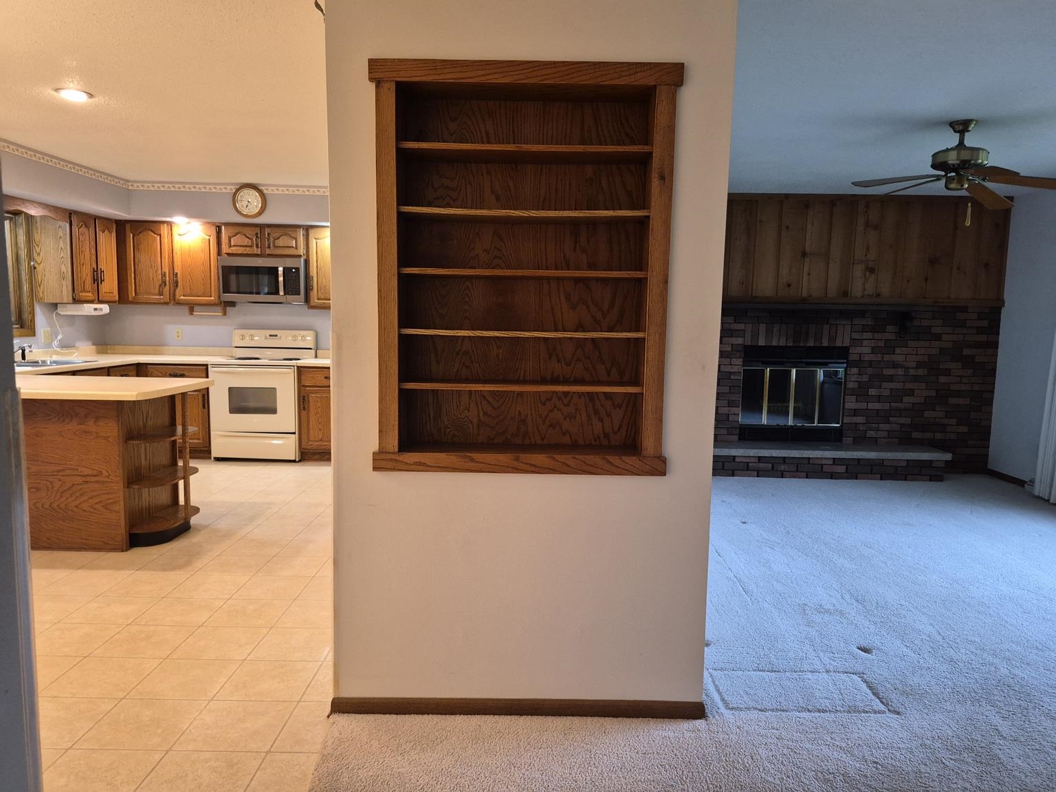 406 S HAWTHORNE AVENUE, Marshfield, Wisconsin 54449, 3 Bedrooms Bedrooms, ,2 BathroomsBathrooms,Residential,For Sale,406 S HAWTHORNE AVENUE,22602513
