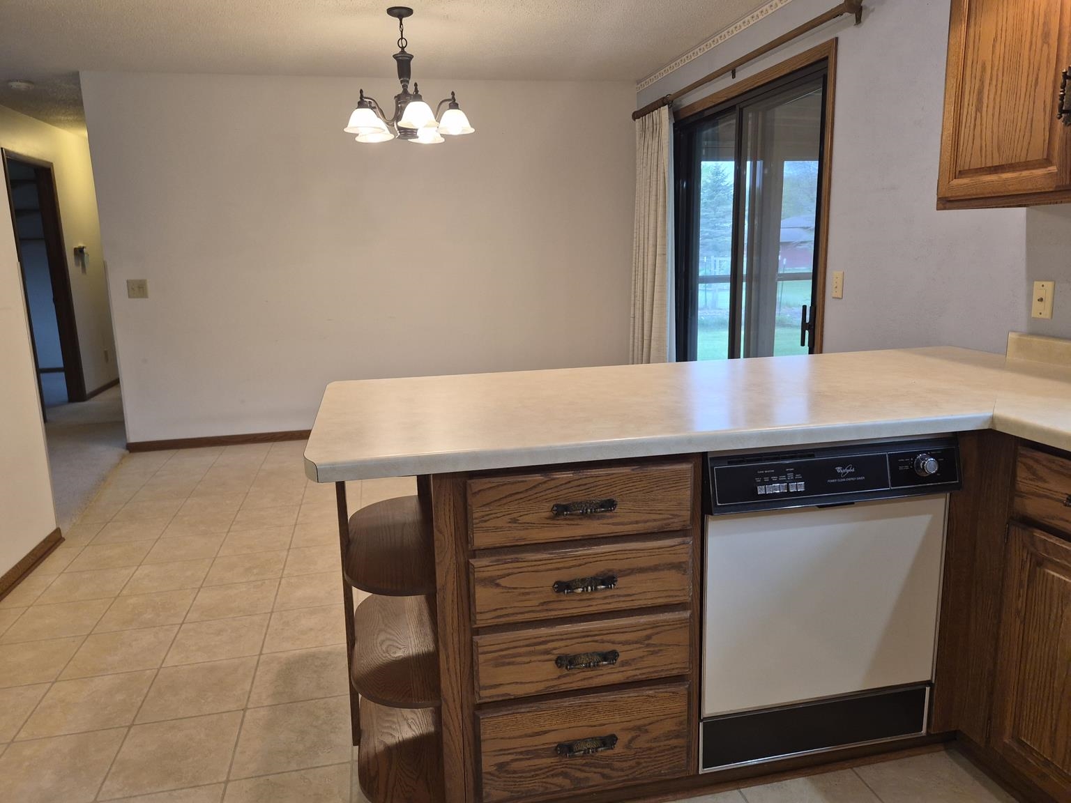 406 S HAWTHORNE AVENUE, Marshfield, Wisconsin 54449, 3 Bedrooms Bedrooms, ,2 BathroomsBathrooms,Residential,For Sale,406 S HAWTHORNE AVENUE,22602513
