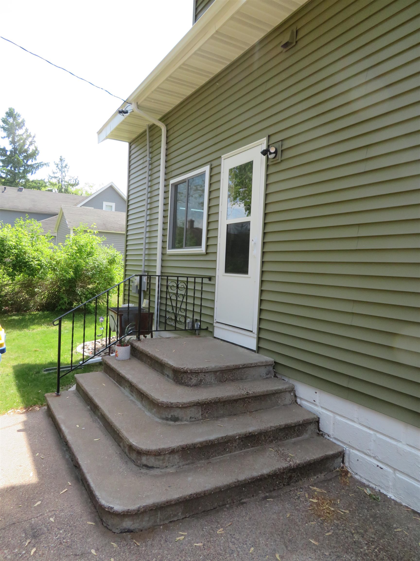 1208 E 9TH STREET, Merrill, Wisconsin 54452, 3 Bedrooms Bedrooms, ,1 BathroomBathrooms,Residential,For Sale,1208 E 9TH STREET,22602557