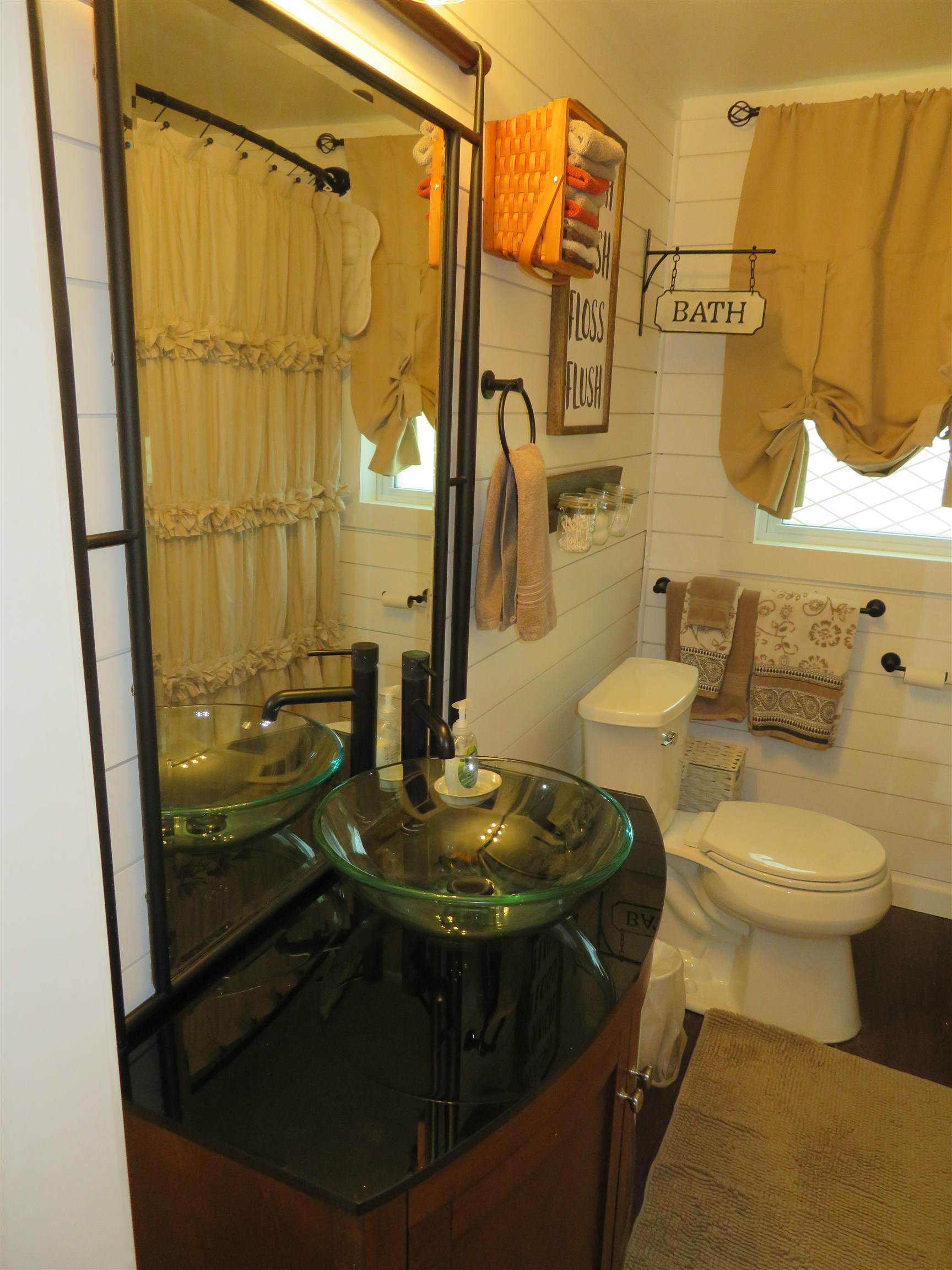 1208 E 9TH STREET, Merrill, Wisconsin 54452, 3 Bedrooms Bedrooms, ,1 BathroomBathrooms,Residential,For Sale,1208 E 9TH STREET,22602557