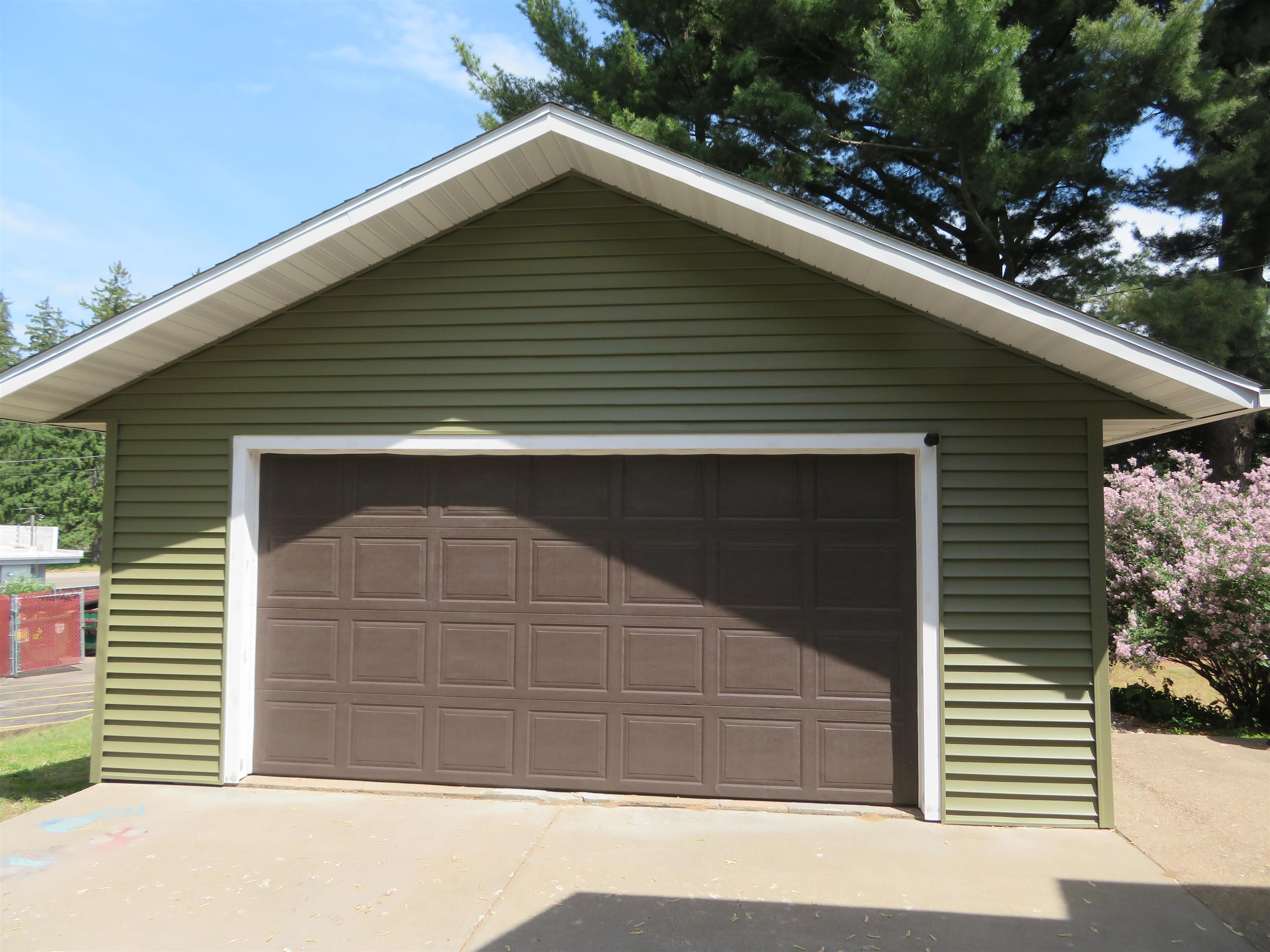 1208 E 9TH STREET, Merrill, Wisconsin 54452, 3 Bedrooms Bedrooms, ,1 BathroomBathrooms,Residential,For Sale,1208 E 9TH STREET,22602557