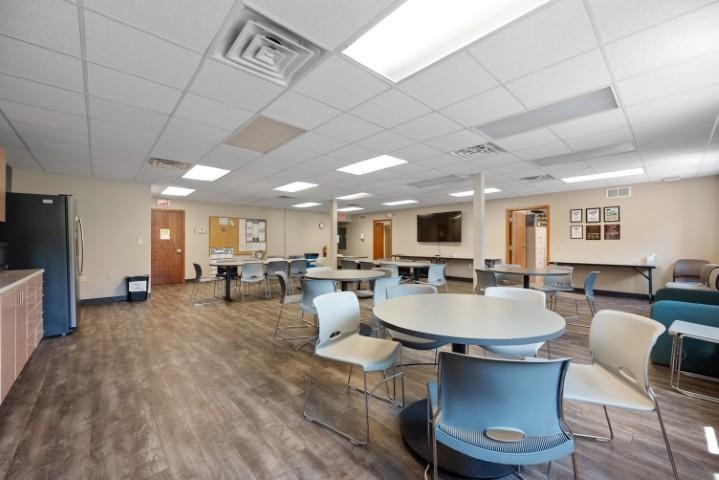 201 FRONTENACE AVENUE, Stevens Point, Wisconsin 54481, ,Commercial/industrial,For Sale,201 FRONTENACE AVENUE,22602565