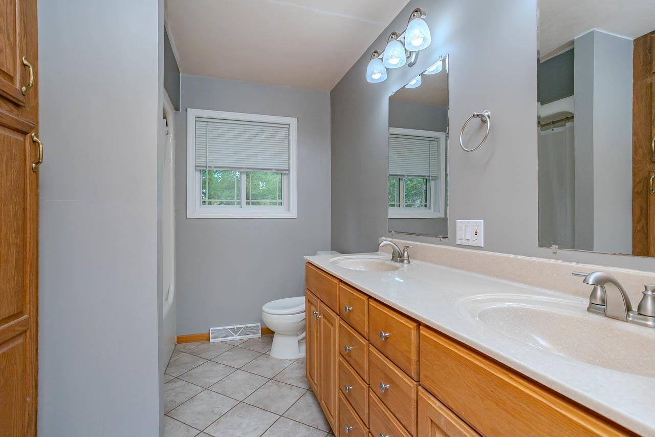 N1165 COUNTY ROAD W, Merrill, Wisconsin 54452, 3 Bedrooms Bedrooms, ,1 BathroomBathrooms,Residential,For Sale,N1165 COUNTY ROAD W,22602572