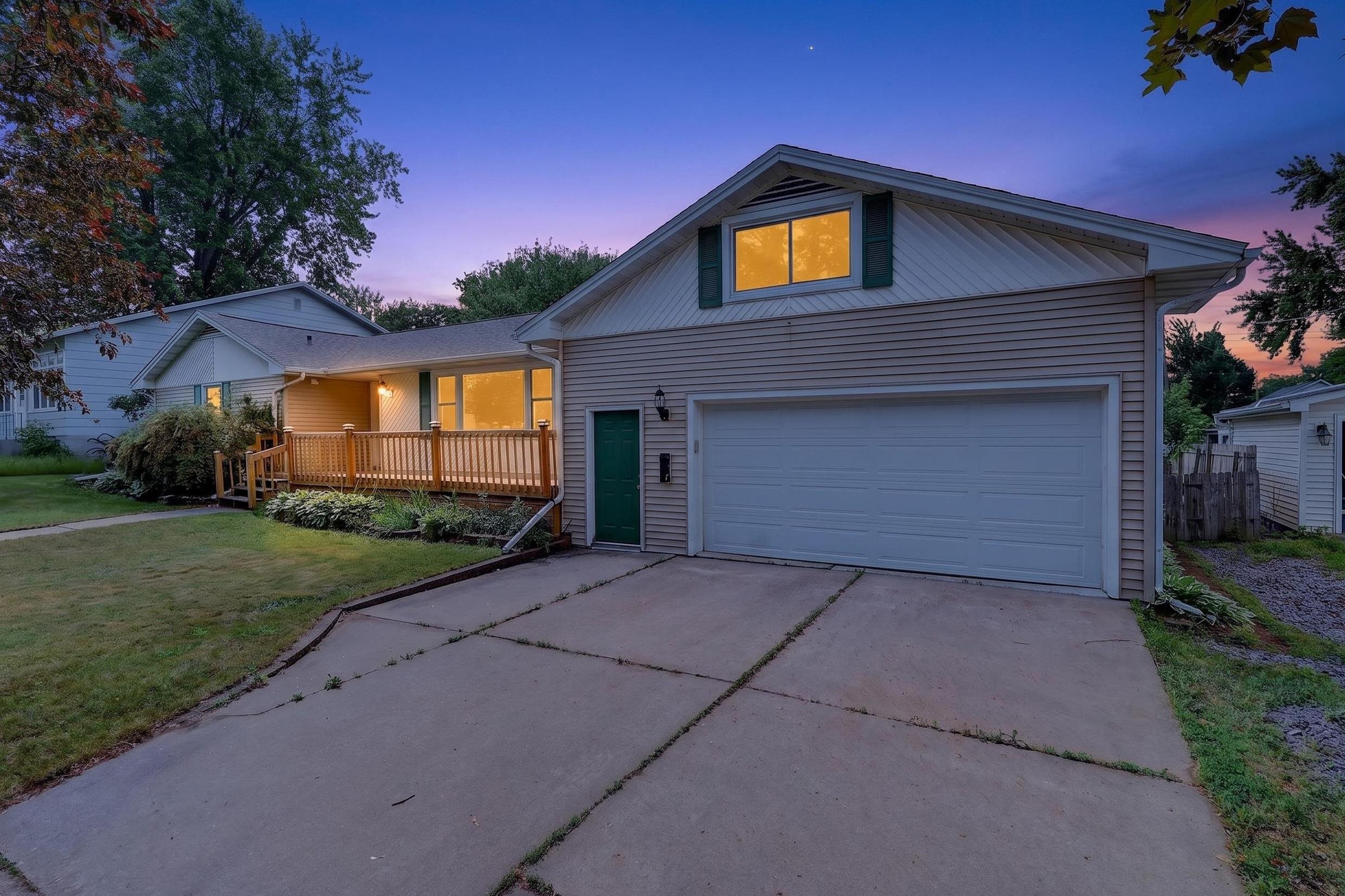 640 AVON STREET, Wisconsin Rapids, Wisconsin 54494, 3 Bedrooms Bedrooms, ,2 BathroomsBathrooms,Residential,For Sale,640 AVON STREET,22602574