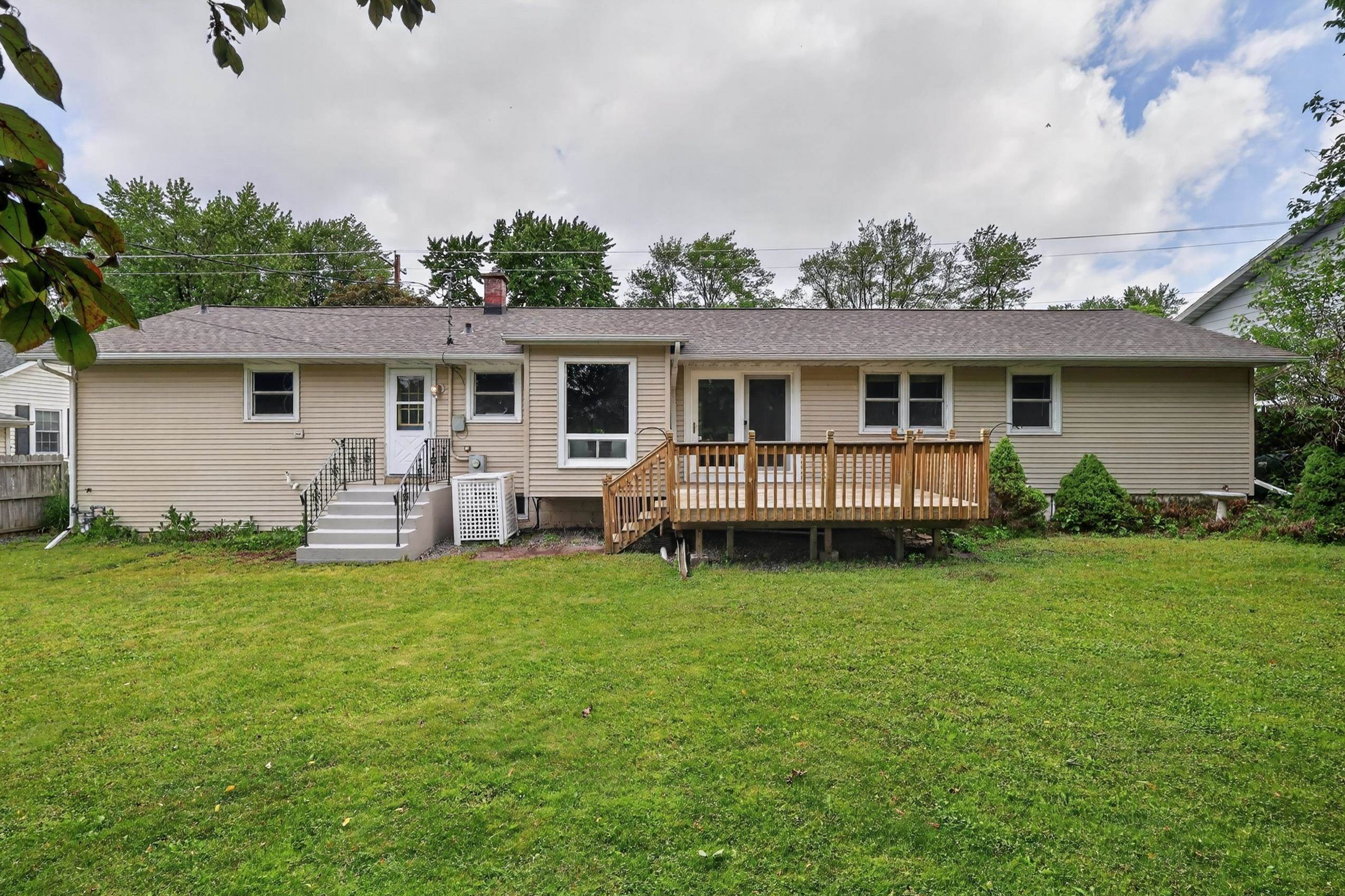 640 AVON STREET, Wisconsin Rapids, Wisconsin 54494, 3 Bedrooms Bedrooms, ,2 BathroomsBathrooms,Residential,For Sale,640 AVON STREET,22602574
