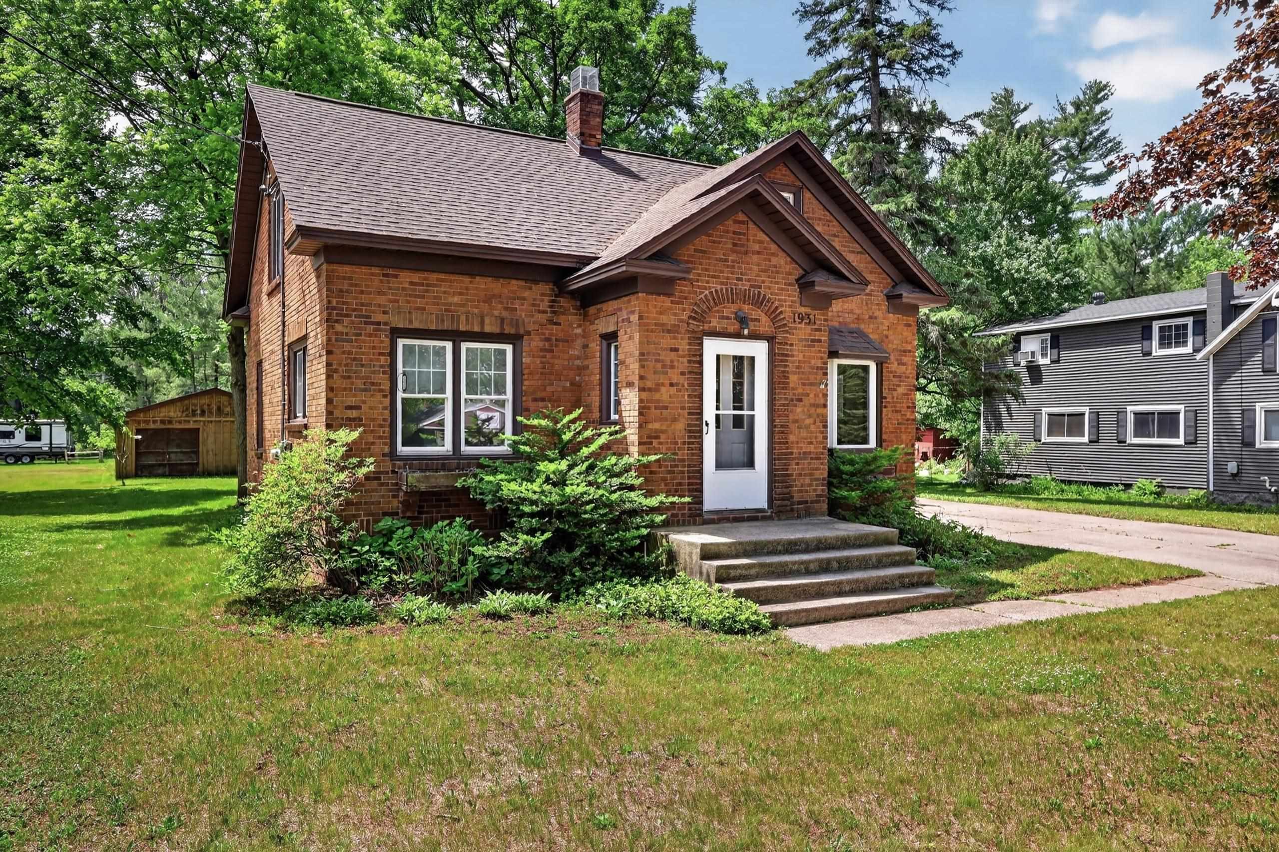 1931 RUSSELL STREET, Wisconsin Rapids, Wisconsin 54495, 3 Bedrooms Bedrooms, ,1 BathroomBathrooms,Residential,For Sale,1931 RUSSELL STREET,22602575