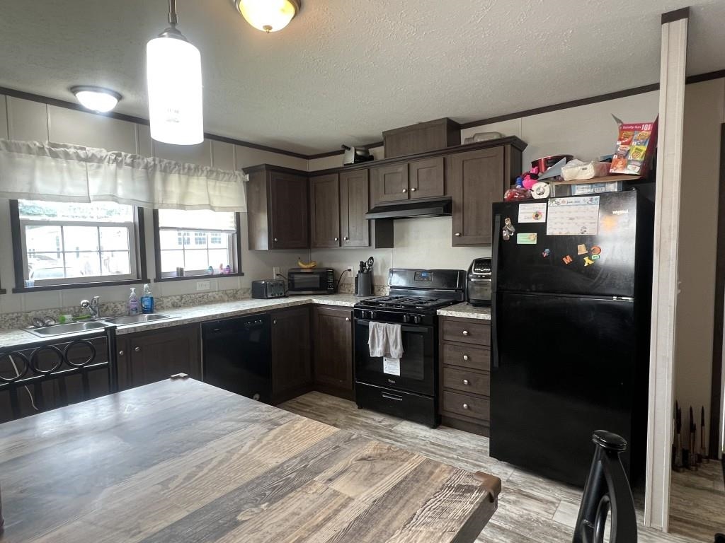 2801 THIELMAN STREET, Merrill, Wisconsin 54452, 3 Bedrooms Bedrooms, ,2 BathroomsBathrooms,Residential,For Sale,2801 THIELMAN STREET,22602592