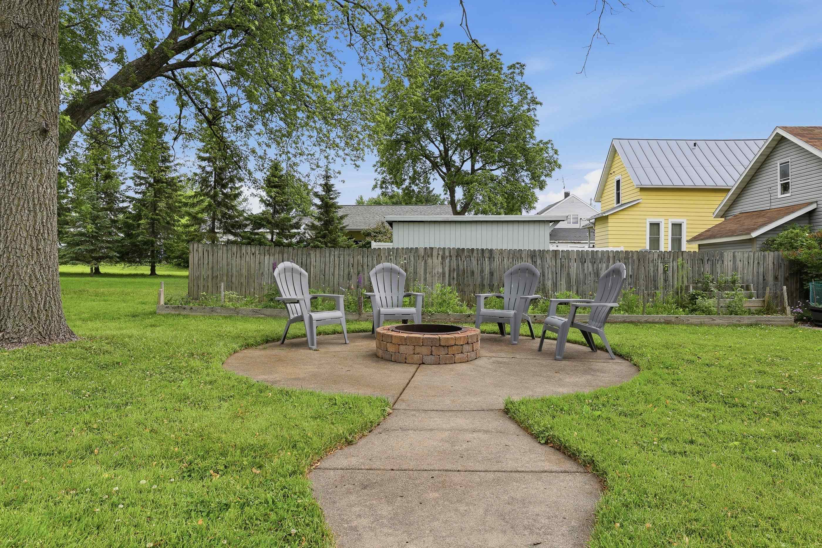 908 S PEACH STREET, Marshfield, Wisconsin 54449, 2 Bedrooms Bedrooms, ,2 BathroomsBathrooms,Residential,For Sale,908 S PEACH STREET,22602595