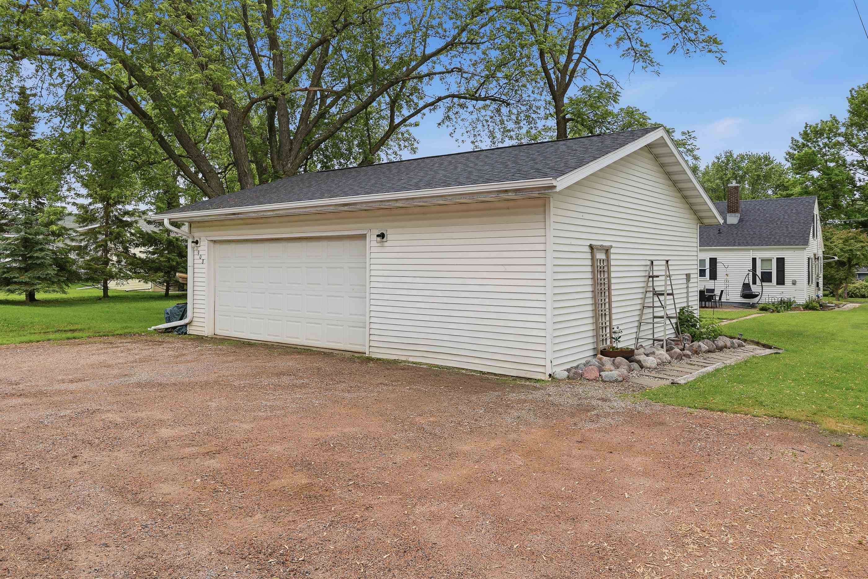 908 S PEACH STREET, Marshfield, Wisconsin 54449, 2 Bedrooms Bedrooms, ,2 BathroomsBathrooms,Residential,For Sale,908 S PEACH STREET,22602595