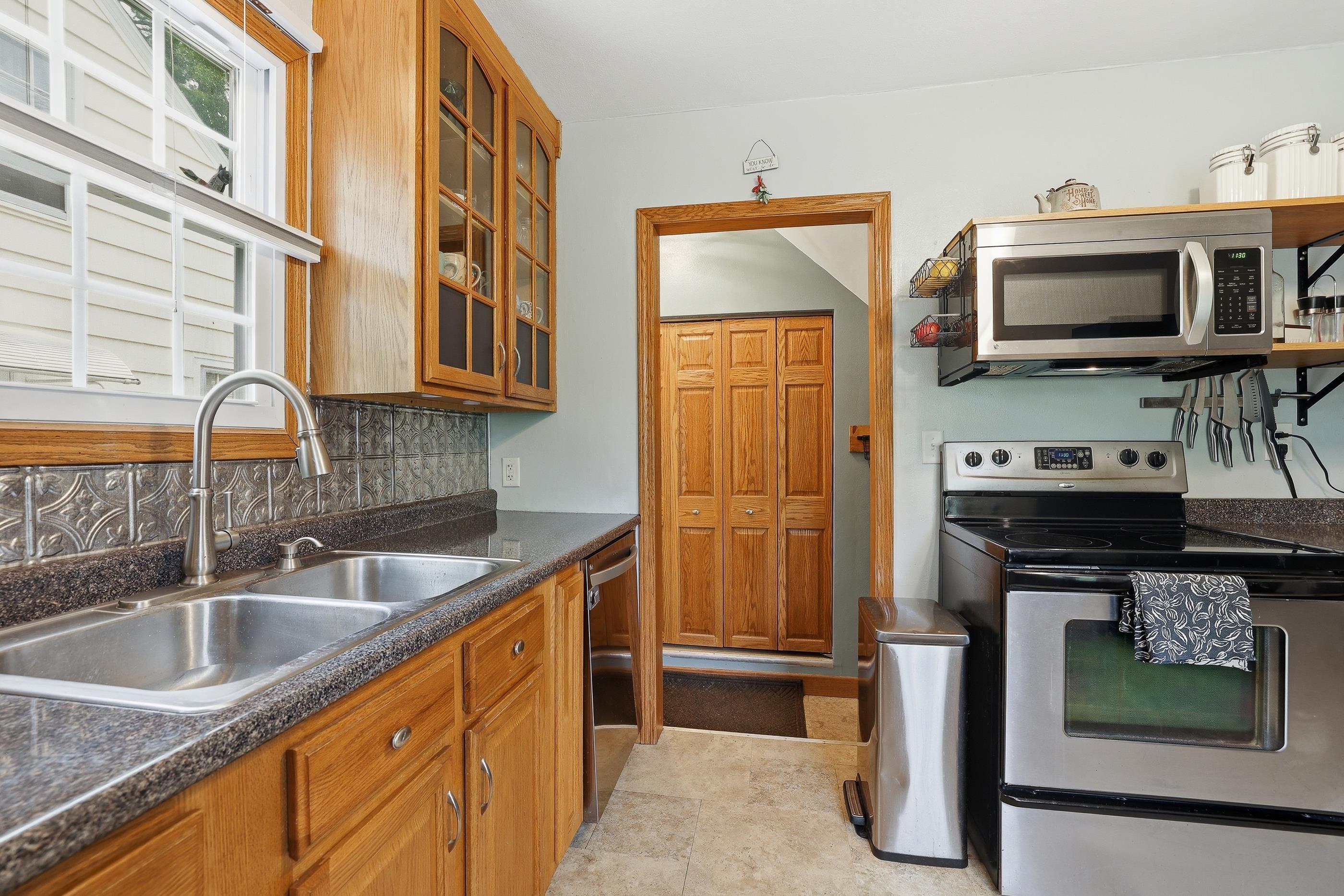908 S PEACH STREET, Marshfield, Wisconsin 54449, 2 Bedrooms Bedrooms, ,2 BathroomsBathrooms,Residential,For Sale,908 S PEACH STREET,22602595