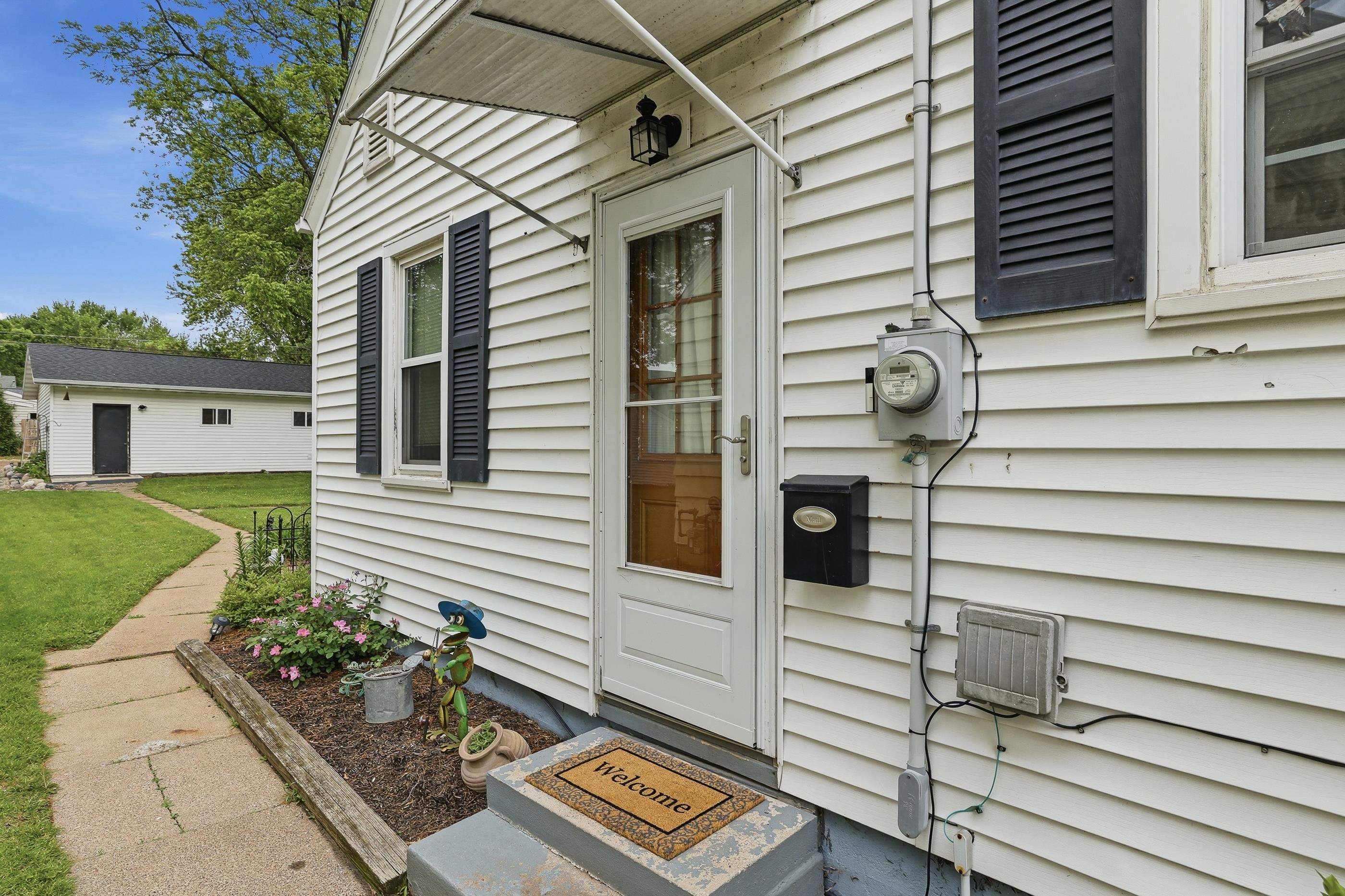 908 S PEACH STREET, Marshfield, Wisconsin 54449, 2 Bedrooms Bedrooms, ,2 BathroomsBathrooms,Residential,For Sale,908 S PEACH STREET,22602595