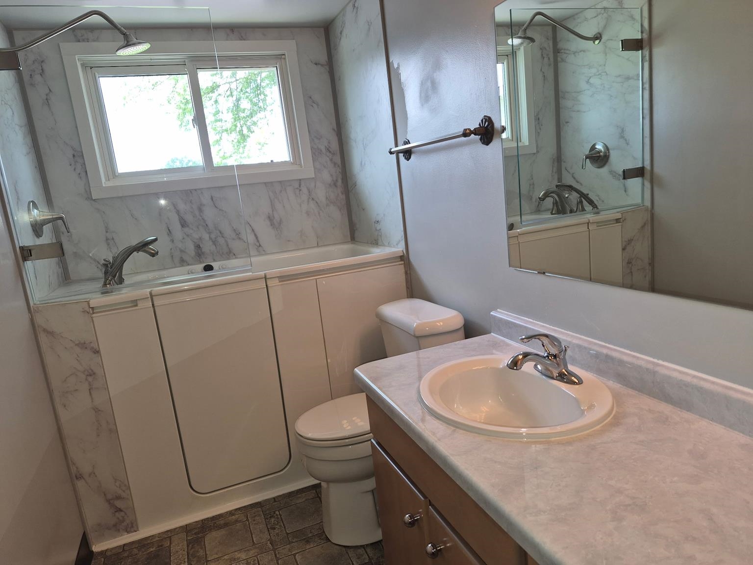 708 S FELKER AVENUE, Marshfield, Wisconsin 54449, 3 Bedrooms Bedrooms, ,2 BathroomsBathrooms,Residential,For Sale,708 S FELKER AVENUE,22602602