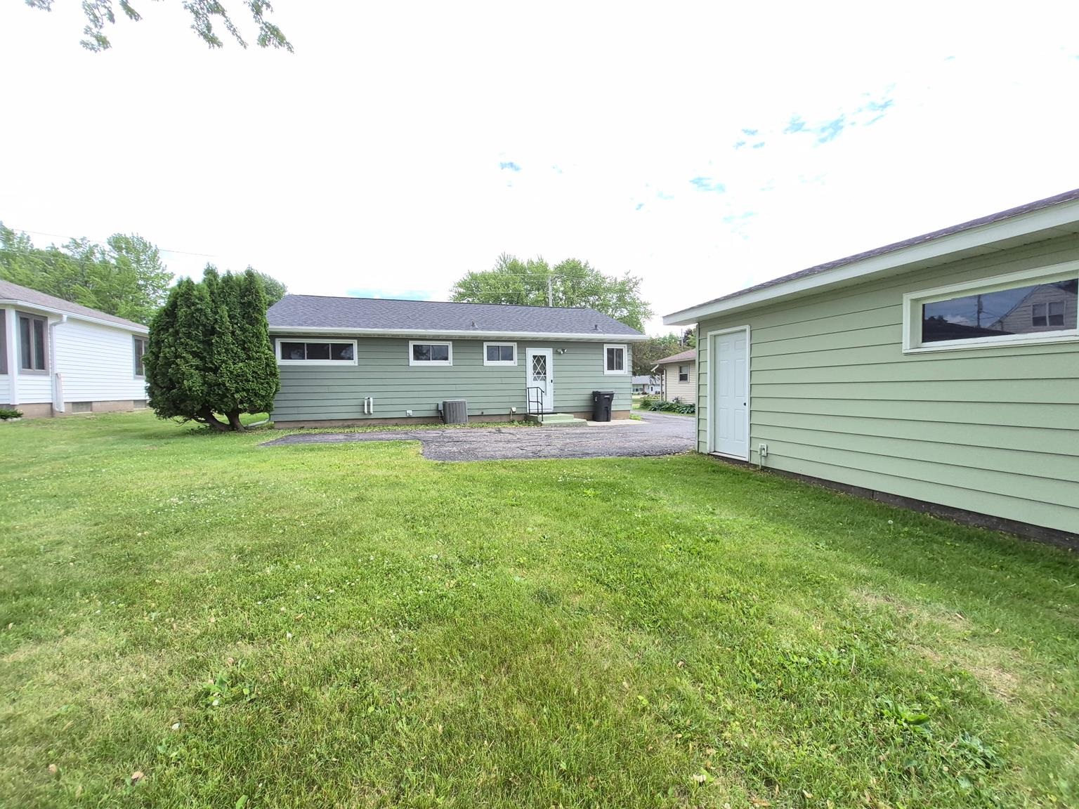 708 S FELKER AVENUE, Marshfield, Wisconsin 54449, 3 Bedrooms Bedrooms, ,2 BathroomsBathrooms,Residential,For Sale,708 S FELKER AVENUE,22602602
