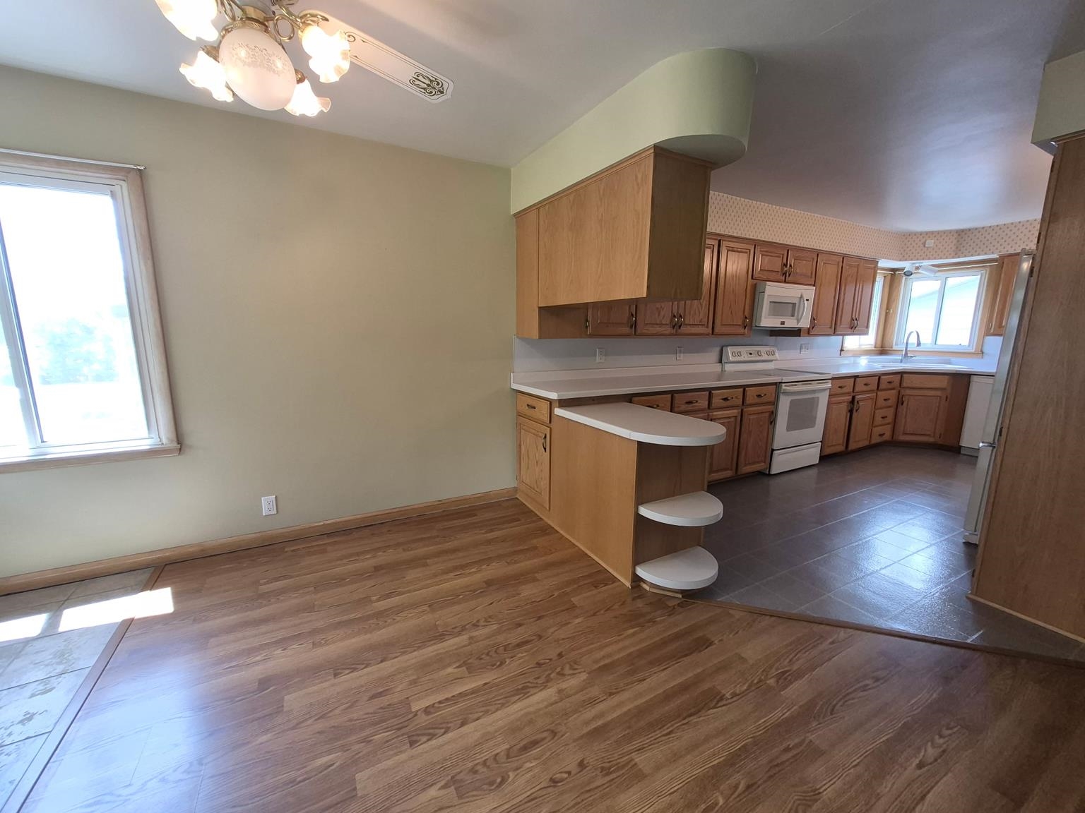 708 S FELKER AVENUE, Marshfield, Wisconsin 54449, 3 Bedrooms Bedrooms, ,2 BathroomsBathrooms,Residential,For Sale,708 S FELKER AVENUE,22602602