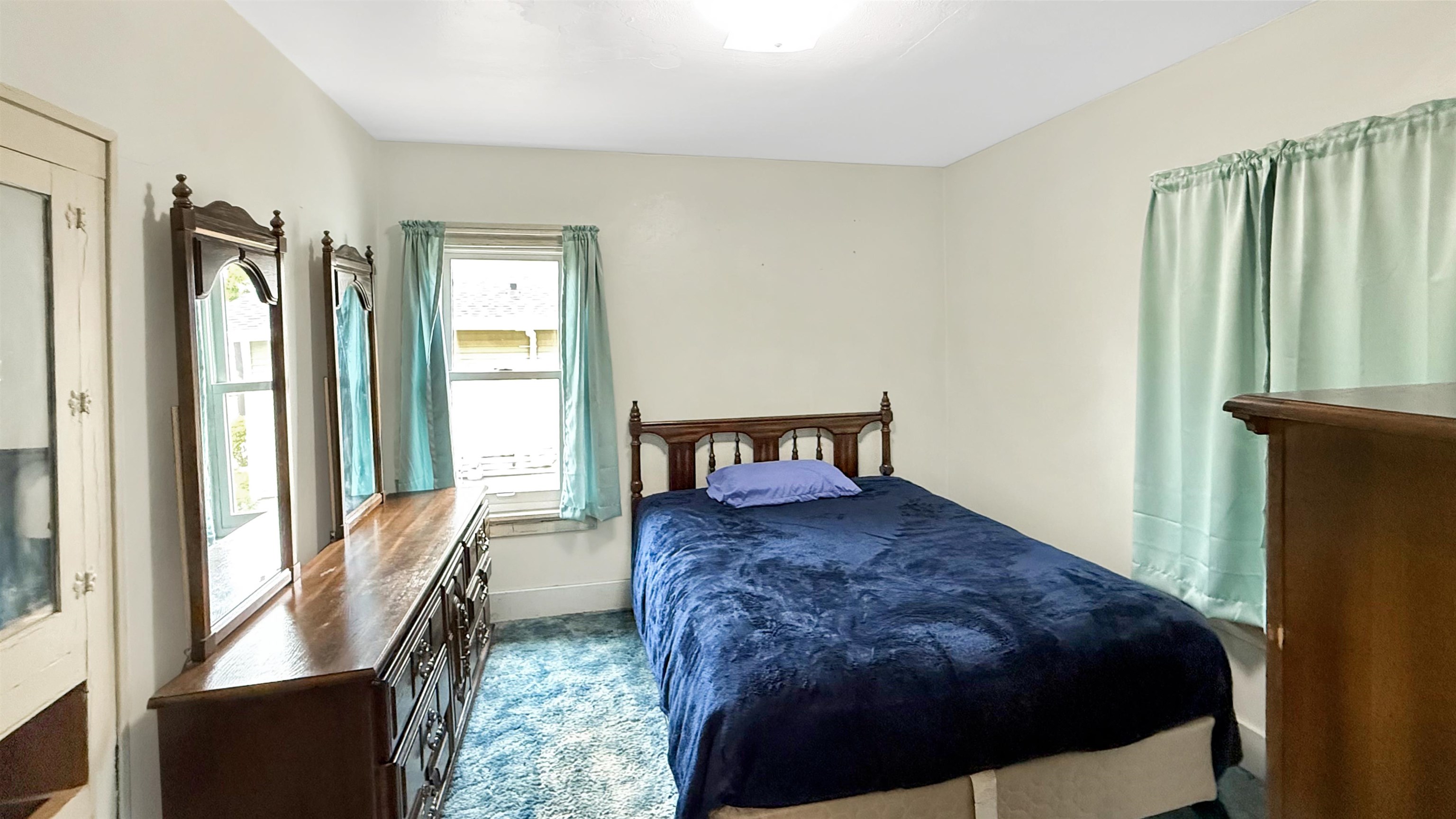 507 W CLEVELAND STREET, Marshfield, Wisconsin 54449, 4 Bedrooms Bedrooms, ,1 BathroomBathrooms,Residential,For Sale,507 W CLEVELAND STREET,22602604
