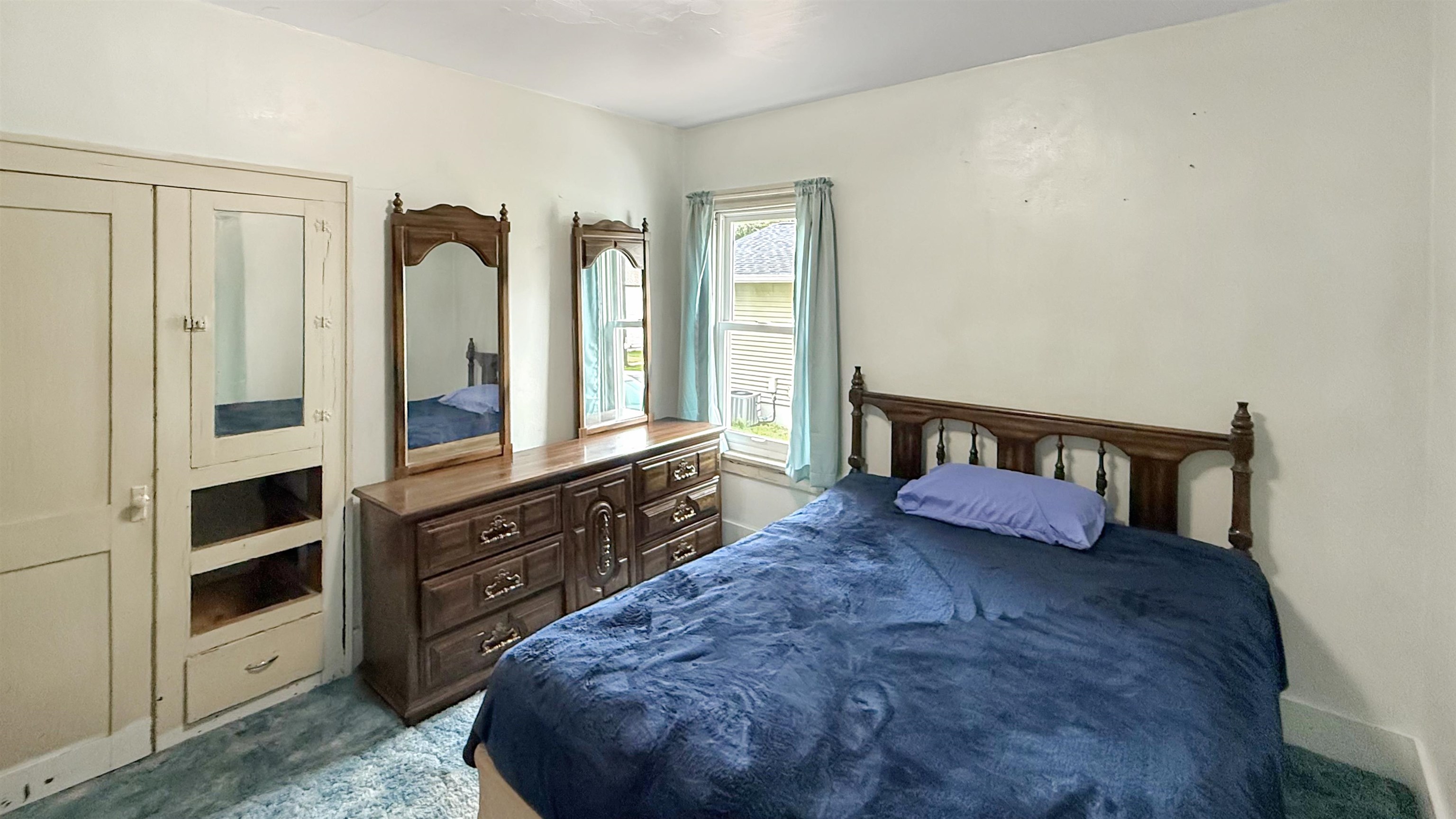 507 W CLEVELAND STREET, Marshfield, Wisconsin 54449, 4 Bedrooms Bedrooms, ,1 BathroomBathrooms,Residential,For Sale,507 W CLEVELAND STREET,22602604