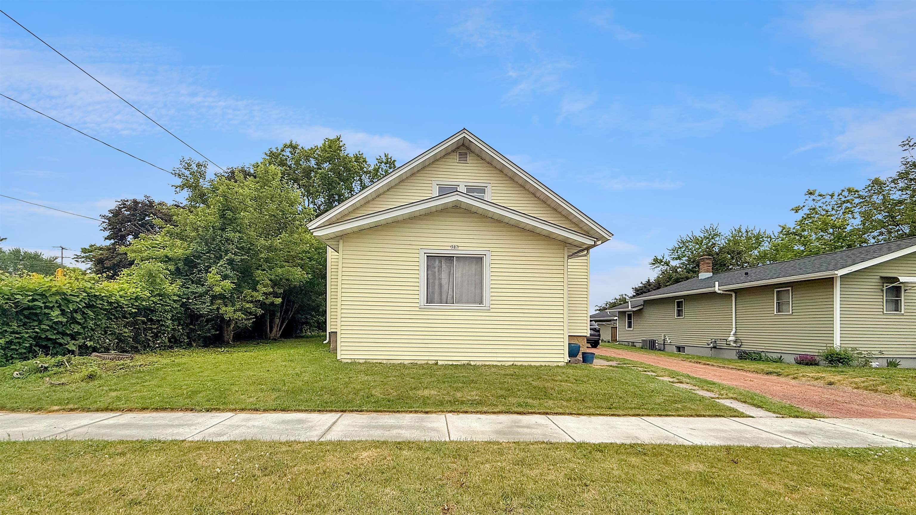 507 W CLEVELAND STREET, Marshfield, Wisconsin 54449, 4 Bedrooms Bedrooms, ,1 BathroomBathrooms,Residential,For Sale,507 W CLEVELAND STREET,22602604