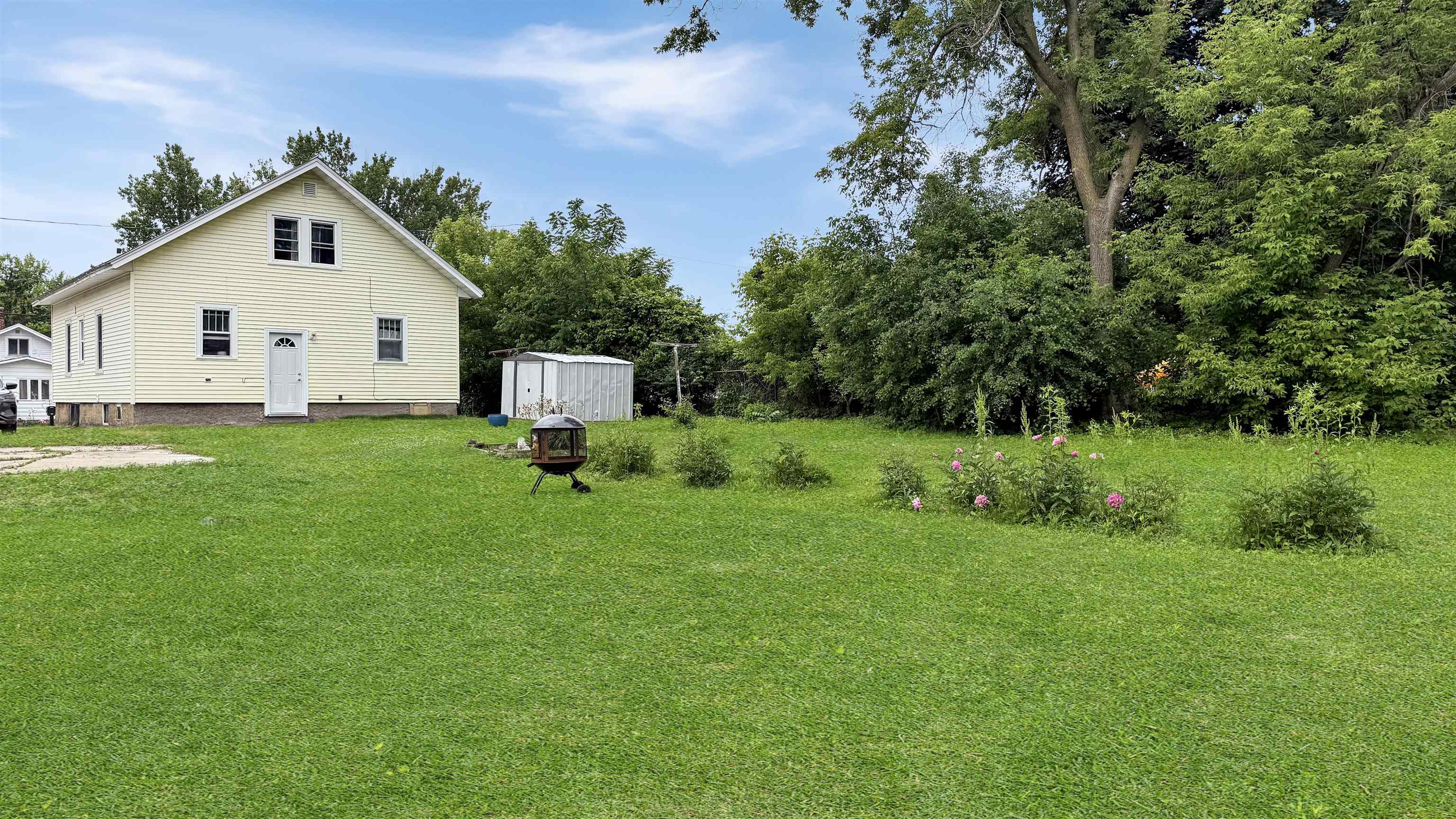 507 W CLEVELAND STREET, Marshfield, Wisconsin 54449, 4 Bedrooms Bedrooms, ,1 BathroomBathrooms,Residential,For Sale,507 W CLEVELAND STREET,22602604