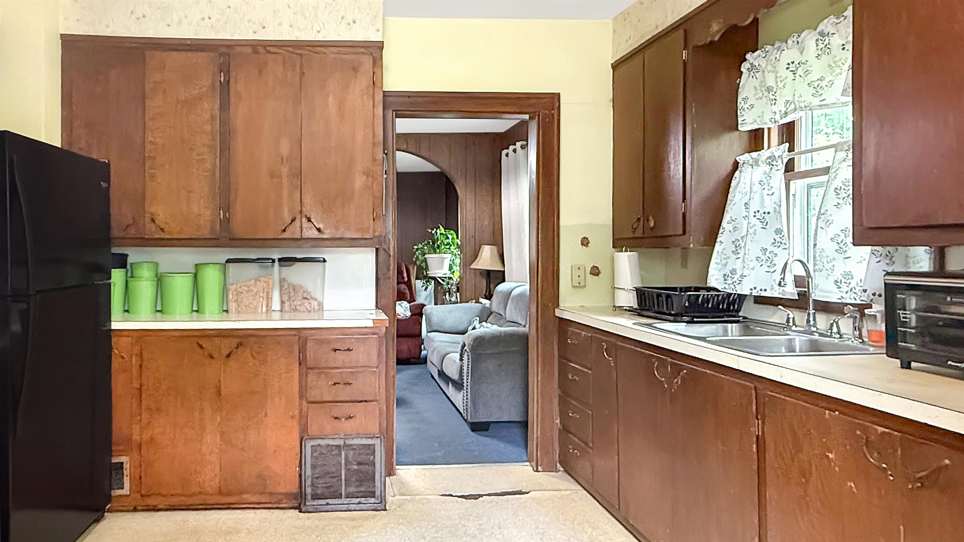 507 W CLEVELAND STREET, Marshfield, Wisconsin 54449, 4 Bedrooms Bedrooms, ,1 BathroomBathrooms,Residential,For Sale,507 W CLEVELAND STREET,22602604
