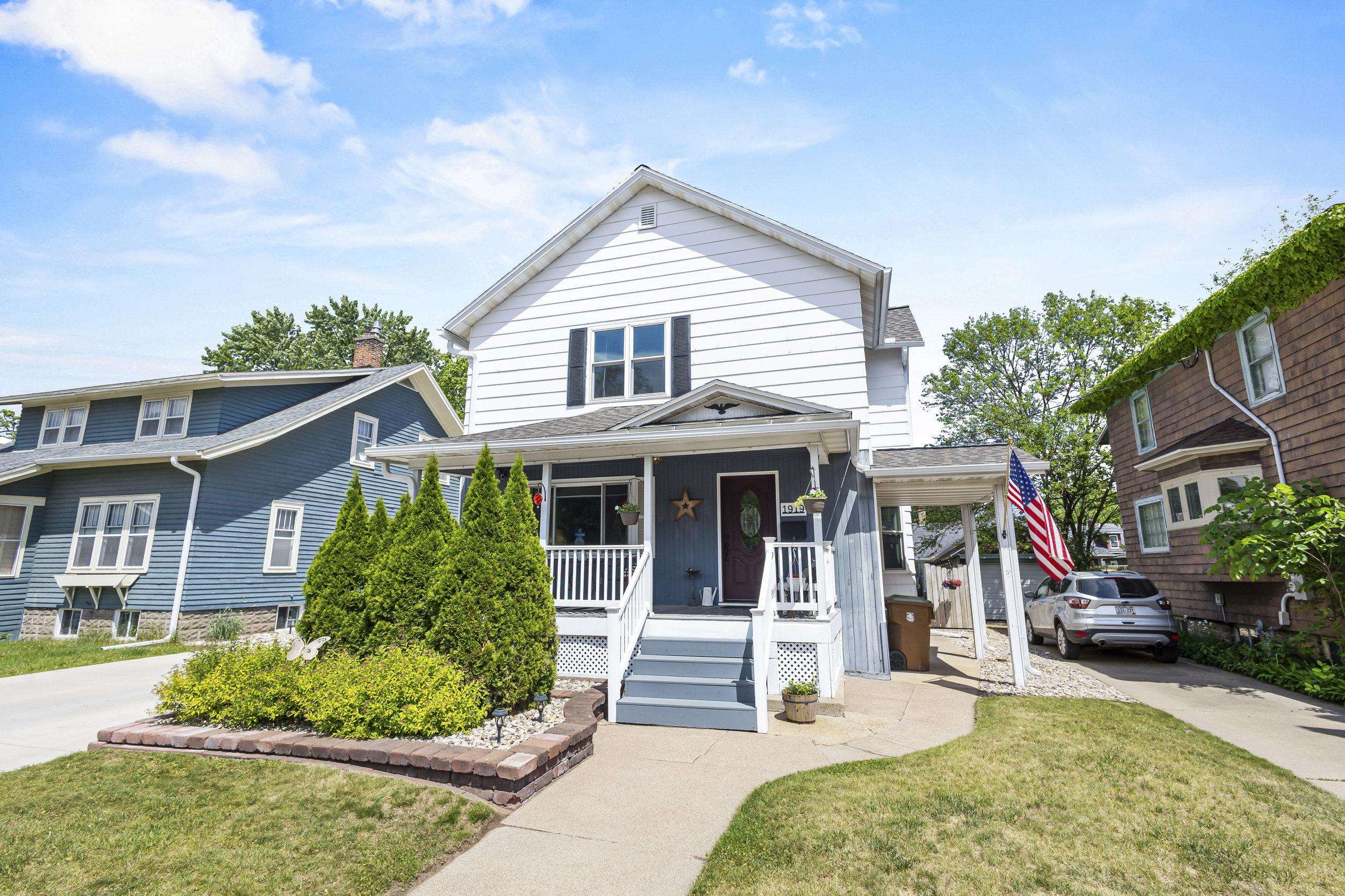 1919 DIVISION STREET, Stevens Point, Wisconsin 54481, 4 Bedrooms Bedrooms, ,2 BathroomsBathrooms,Residential,For Sale,1919 DIVISION STREET,22602611