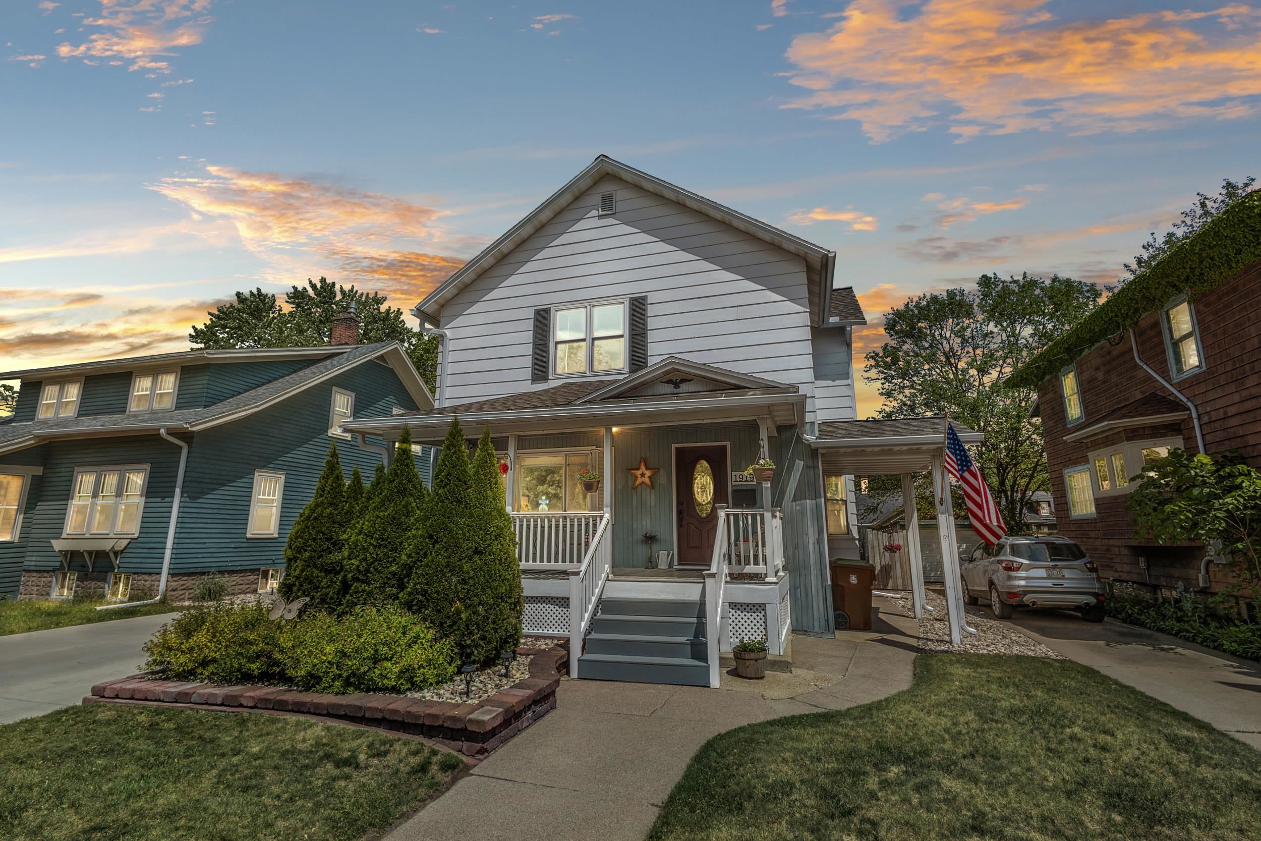 1919 DIVISION STREET, Stevens Point, Wisconsin 54481, 4 Bedrooms Bedrooms, ,2 BathroomsBathrooms,Residential,For Sale,1919 DIVISION STREET,22602611