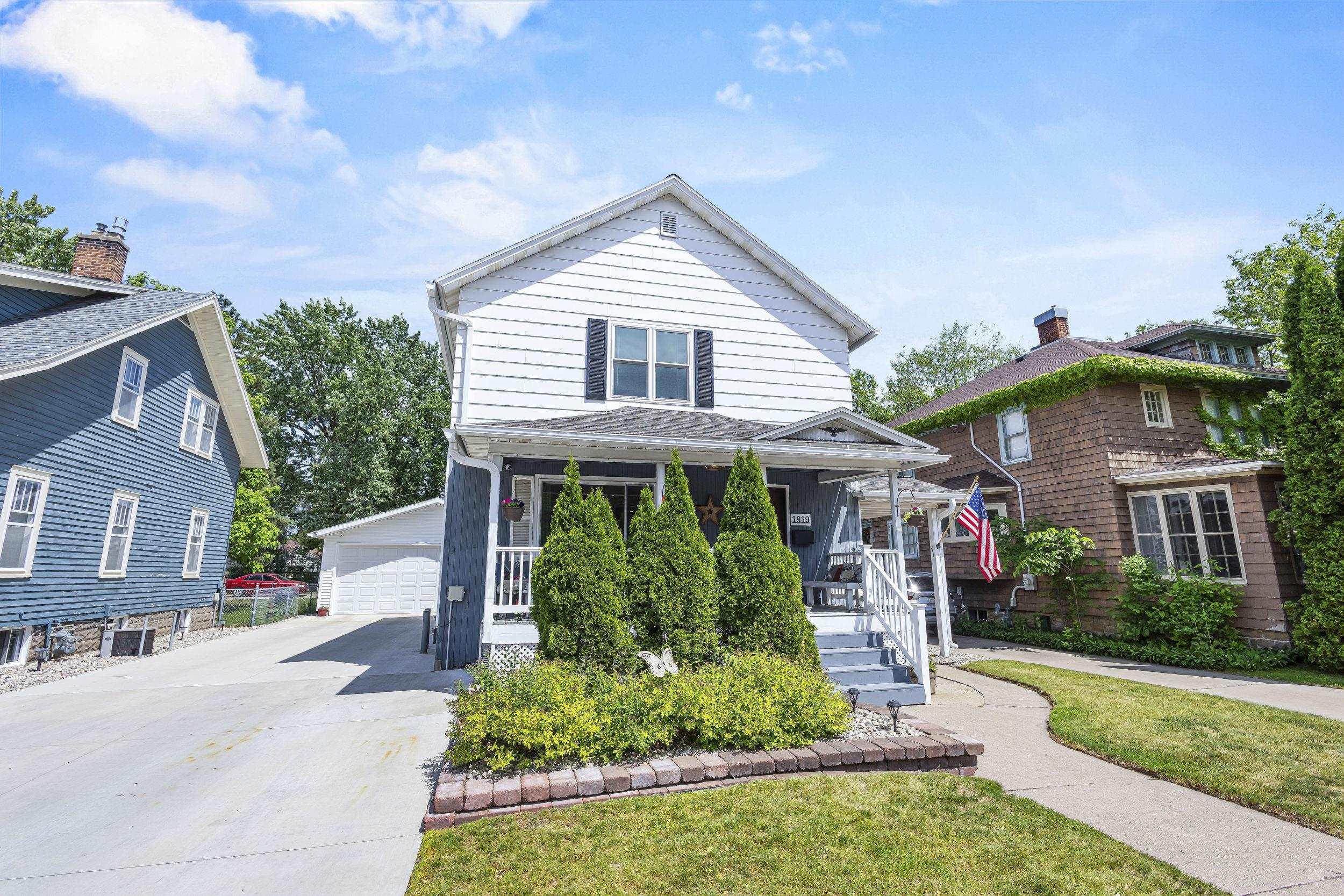 1919 DIVISION STREET, Stevens Point, Wisconsin 54481, 4 Bedrooms Bedrooms, ,2 BathroomsBathrooms,Residential,For Sale,1919 DIVISION STREET,22602611