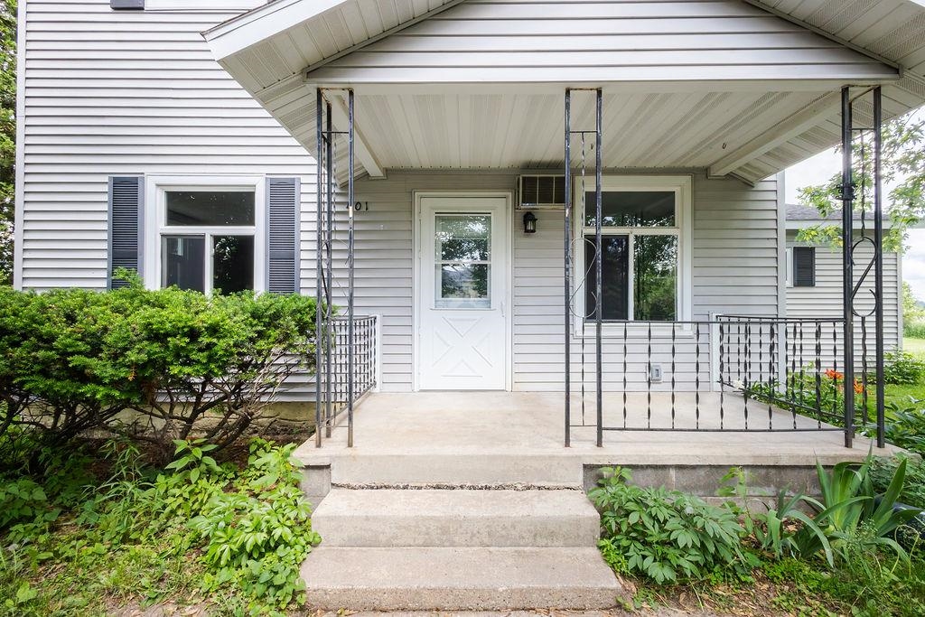 401 WATER STREET, Rosholt, Wisconsin 54473, 5 Bedrooms Bedrooms, ,1 BathroomBathrooms,Residential,For Sale,401 WATER STREET,22602619