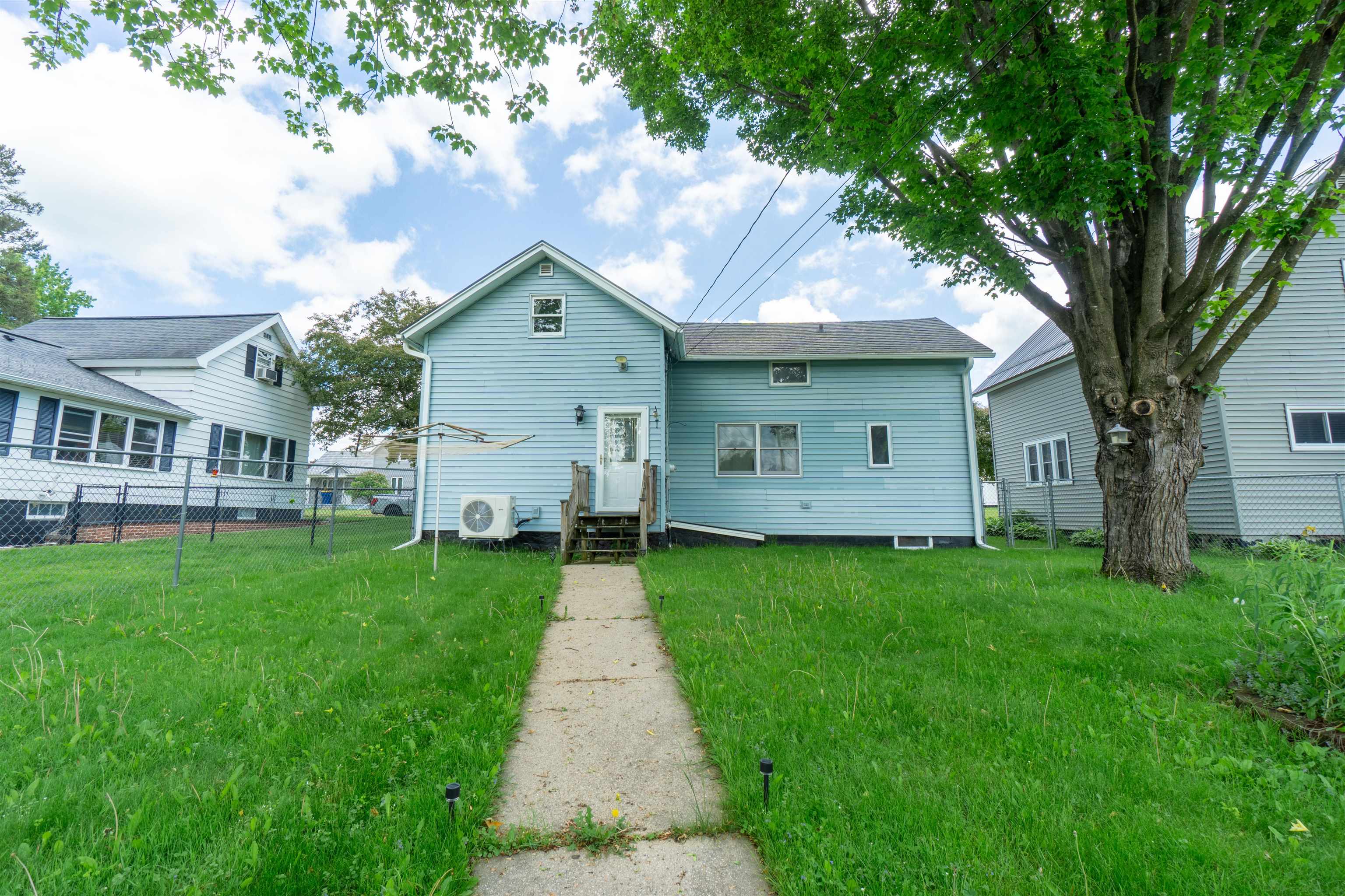504 N GENESEE STREET, Merrill, Wisconsin 54452, 2 Bedrooms Bedrooms, ,1 BathroomBathrooms,Residential,For Sale,504 N GENESEE STREET,22602621