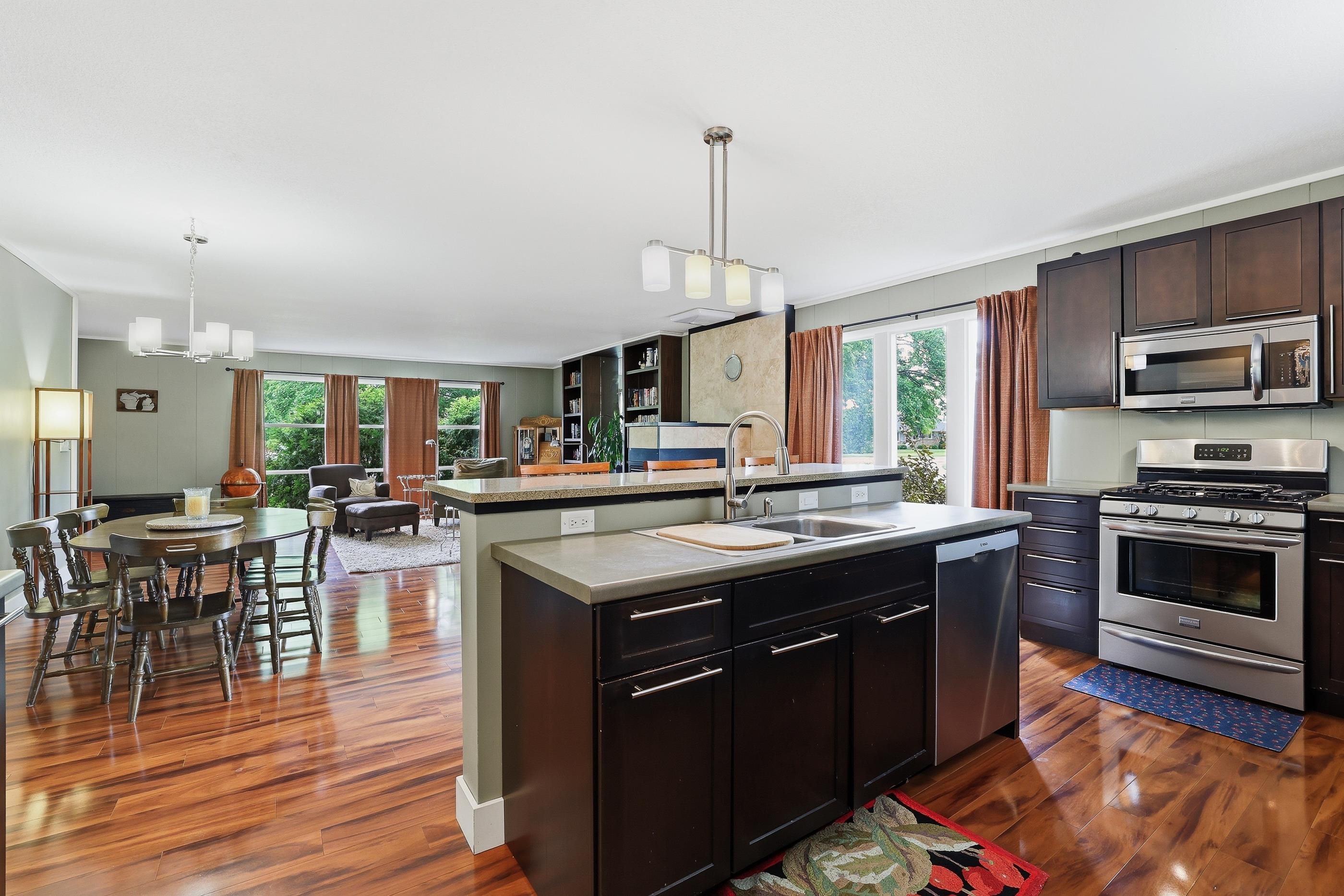 1024 SUNSET BOULEVARD, Stevens Point, Wisconsin 54481, 3 Bedrooms Bedrooms, ,2 BathroomsBathrooms,Residential,For Sale,1024 SUNSET BOULEVARD,22602624