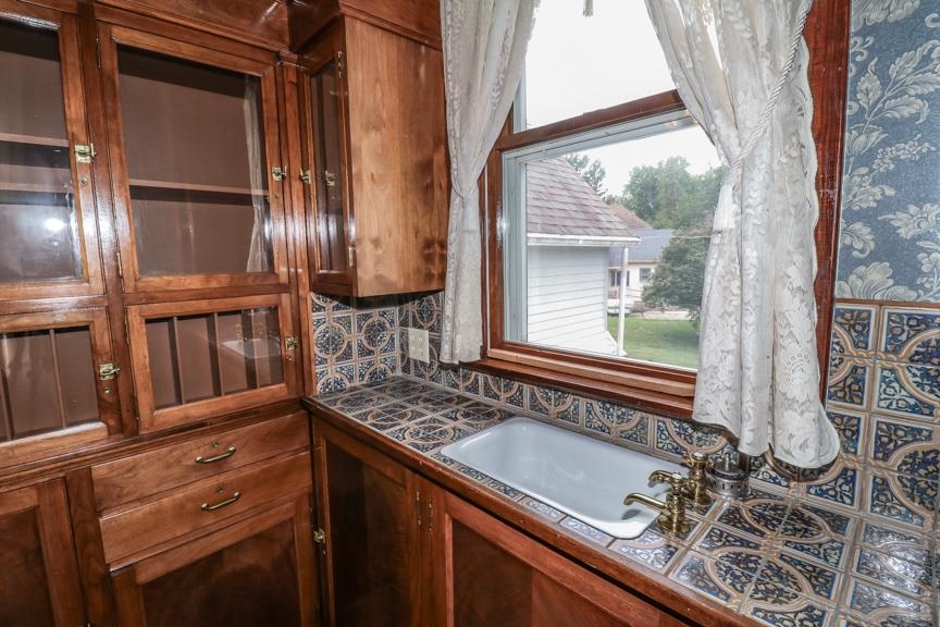 709 W 5TH STREET, Marshfield, Wisconsin 54449, 6 Bedrooms Bedrooms, ,2 BathroomsBathrooms,Residential,For Sale,709 W 5TH STREET,22602625