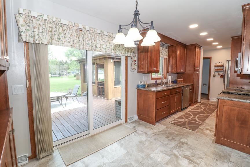 509 AUBURN AVENUE, Marshfield, Wisconsin 54449, 5 Bedrooms Bedrooms, ,2 BathroomsBathrooms,Residential,For Sale,509 AUBURN AVENUE,22602626