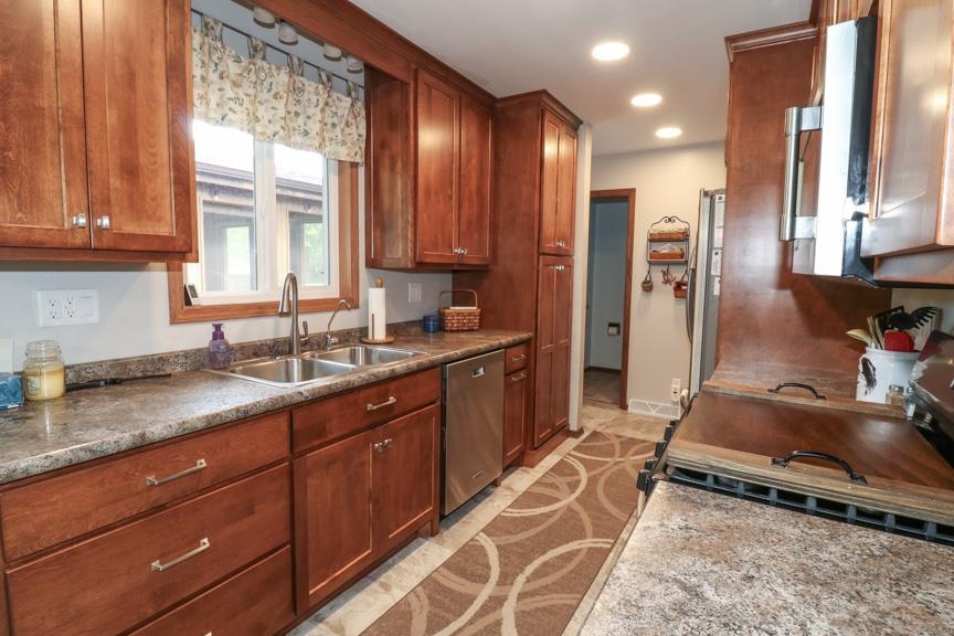 509 AUBURN AVENUE, Marshfield, Wisconsin 54449, 5 Bedrooms Bedrooms, ,2 BathroomsBathrooms,Residential,For Sale,509 AUBURN AVENUE,22602626