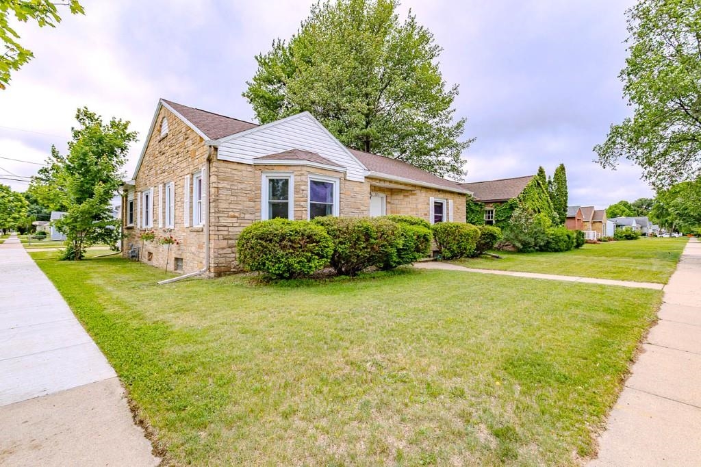 703 KENT STREET, Wausau, Wisconsin 54403, 2 Bedrooms Bedrooms, ,2 BathroomsBathrooms,Residential,For Sale,703 KENT STREET,22602629