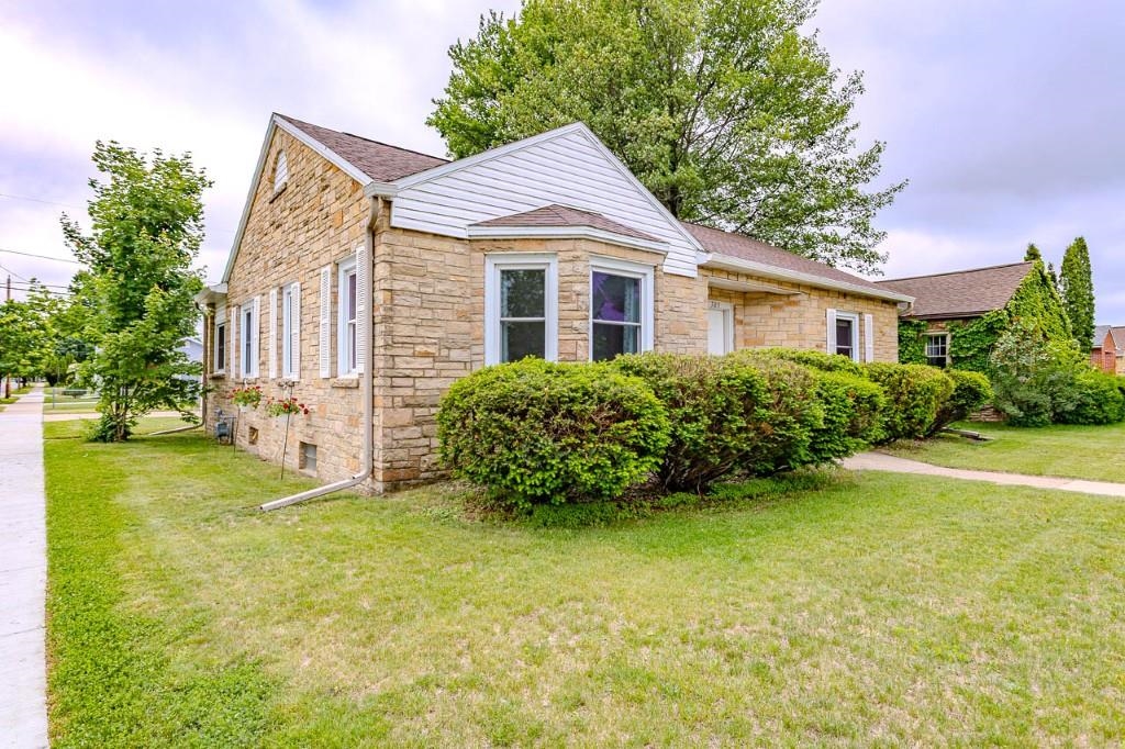 703 KENT STREET, Wausau, Wisconsin 54403, 2 Bedrooms Bedrooms, ,2 BathroomsBathrooms,Residential,For Sale,703 KENT STREET,22602629