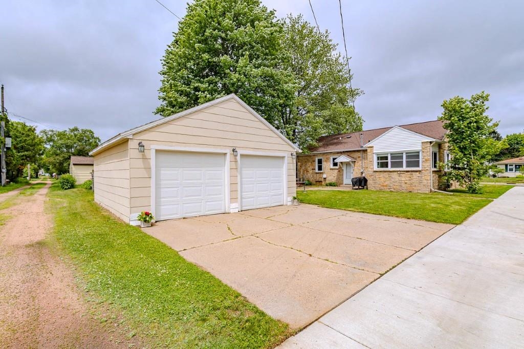 703 KENT STREET, Wausau, Wisconsin 54403, 2 Bedrooms Bedrooms, ,2 BathroomsBathrooms,Residential,For Sale,703 KENT STREET,22602629