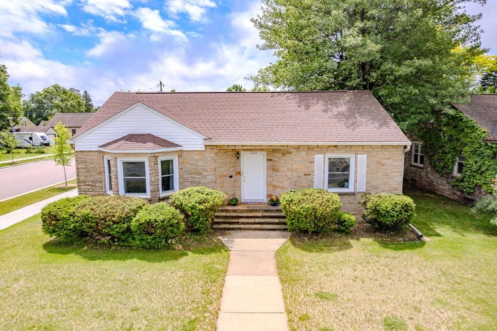 703 KENT STREET, Wausau, Wisconsin 54403, 2 Bedrooms Bedrooms, ,2 BathroomsBathrooms,Residential,For Sale,703 KENT STREET,22602629